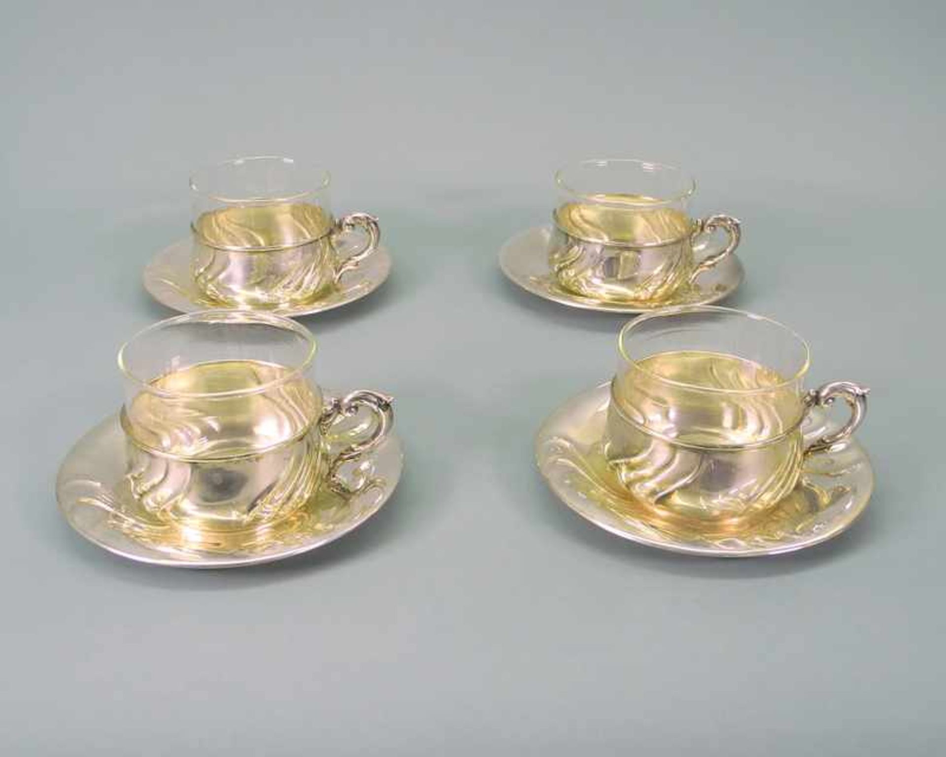 Vier Teegläser mit Silber-MonturSilber 830, jeweils mit Feingehalt sowie Halbmond und Krone - Bild 3 aus 10