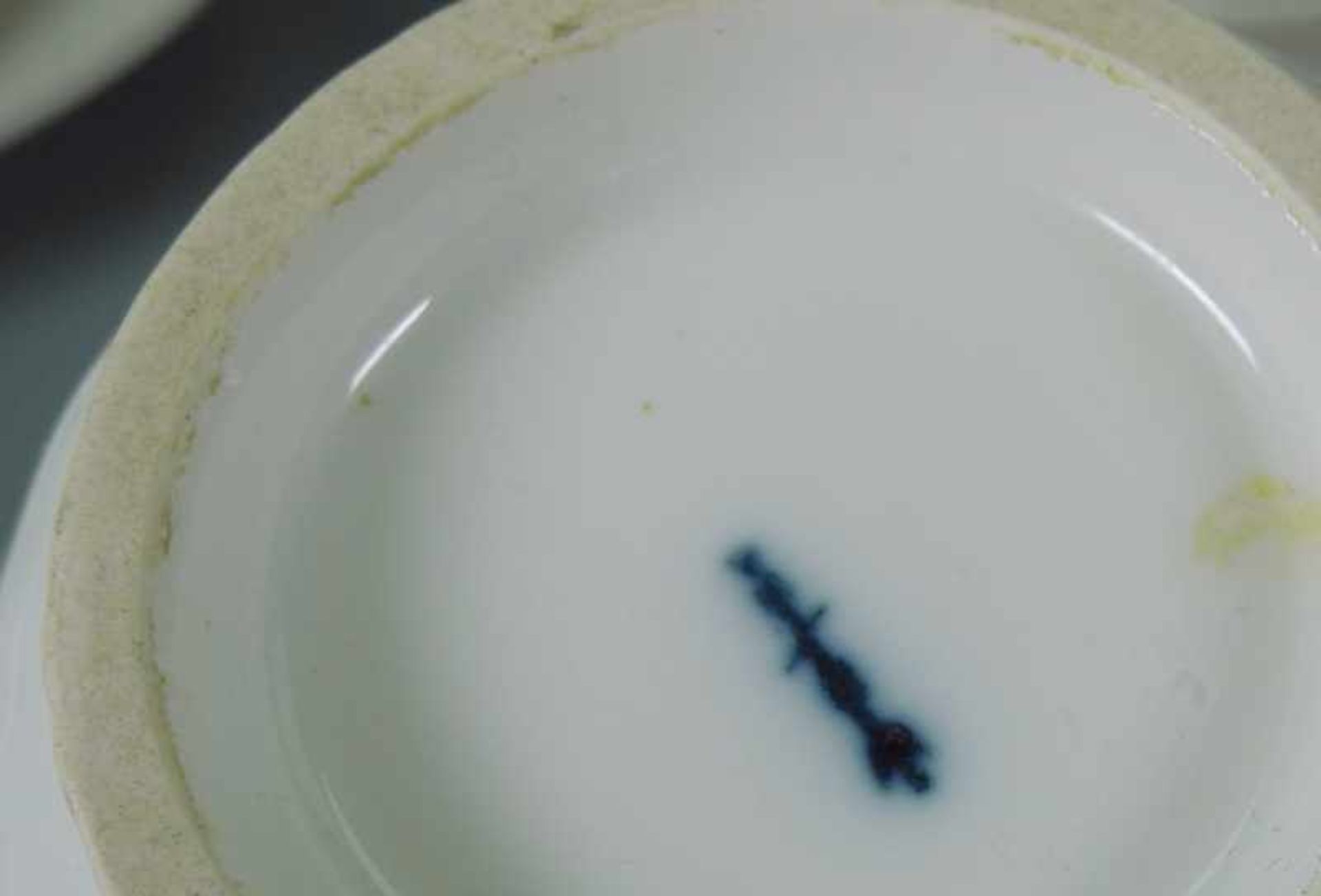 KPM, "Rocaille Weiß" Kaffee-/Mokka-RestservicePorzellan, jeweils am Boden mit unterglasurblauer - Bild 5 aus 9