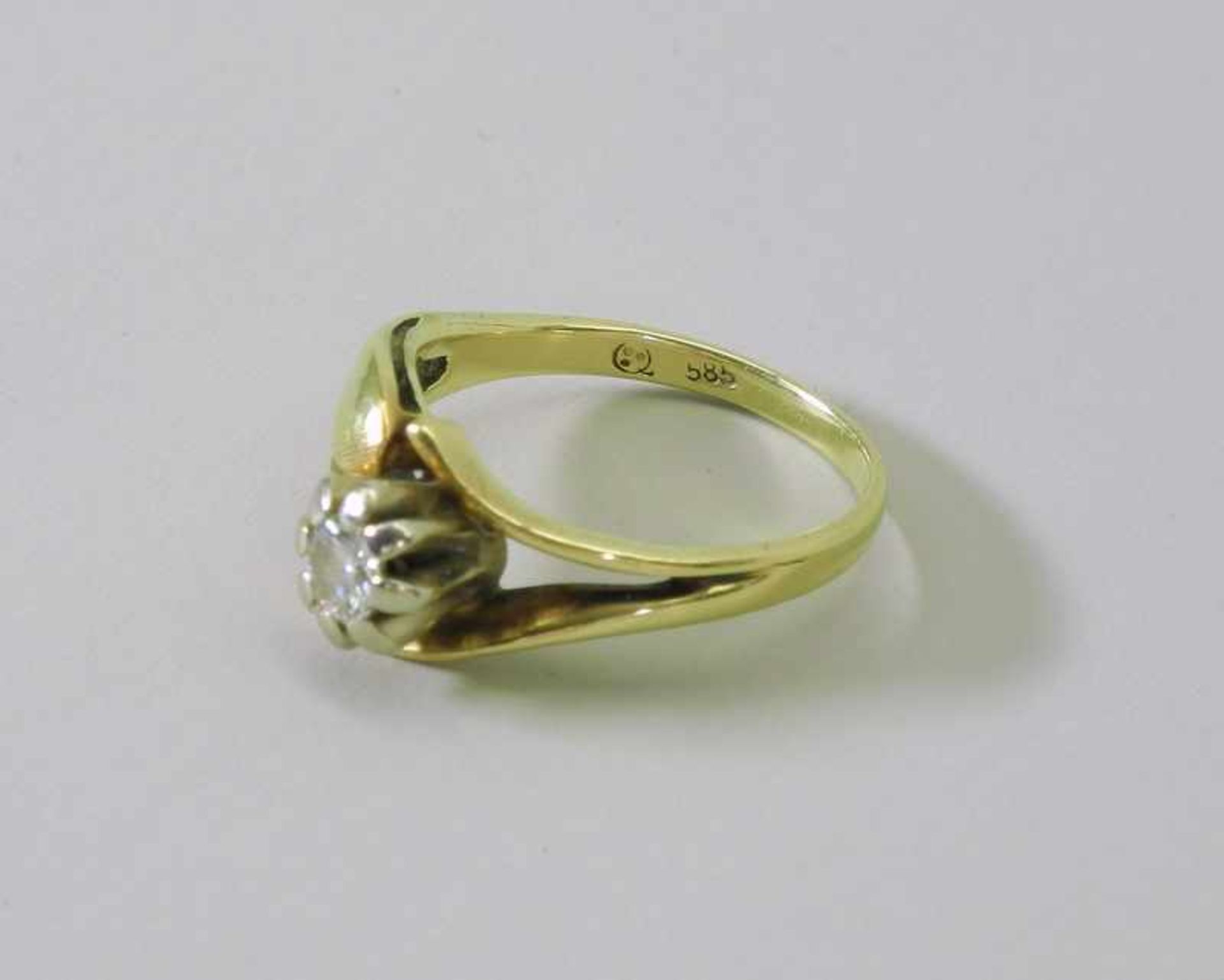 Diamant-Solitär-Ring14 K. gelbgoldener Solitär-Ring mit einem Diamant-Besatz von ca. 0,25 ct., - Bild 3 aus 3