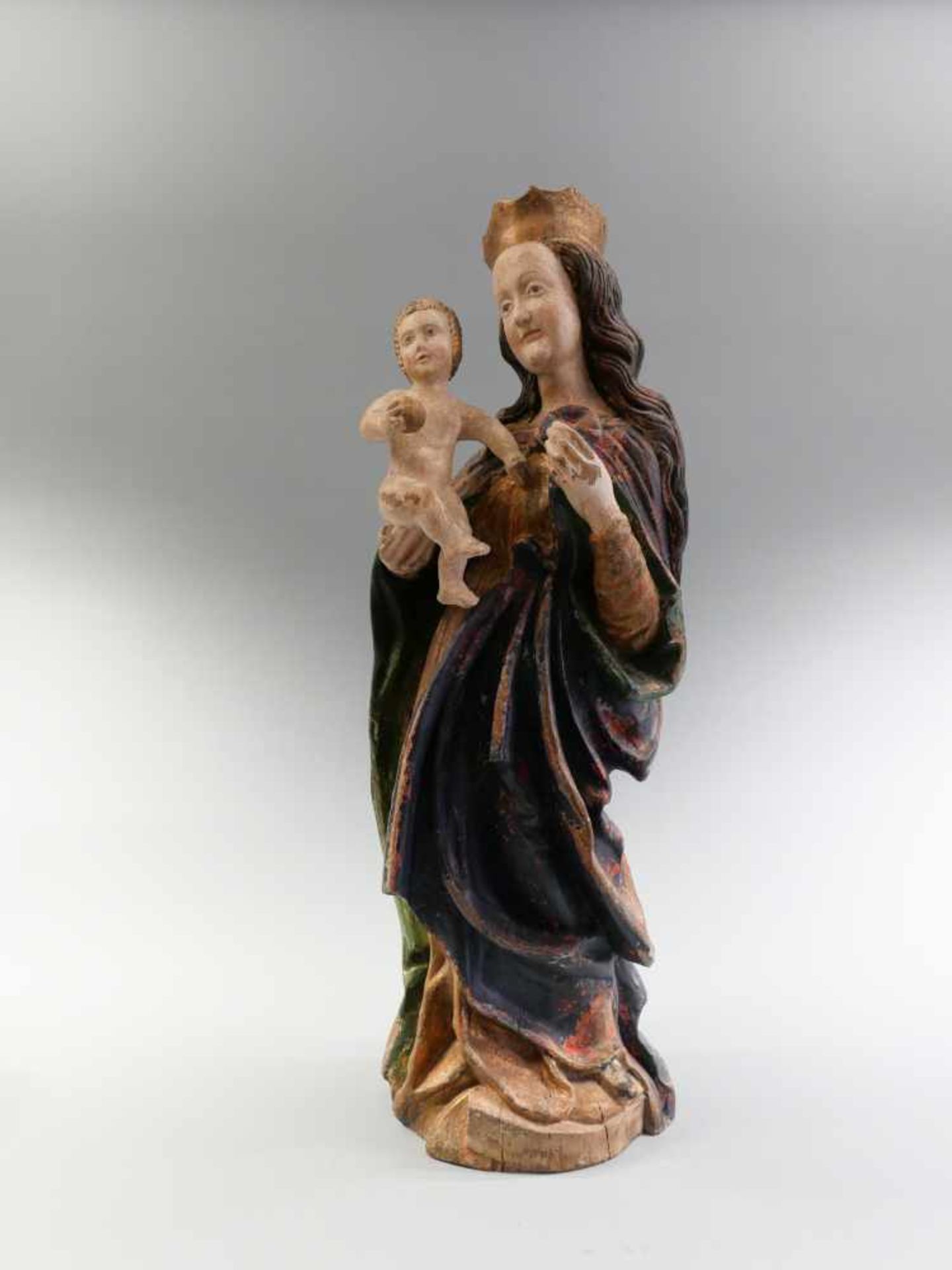 Große Maria mit KindHolz geschnitzt, polychrom und gold gefasst. Rechte Hand min. rest., Fassung - Bild 2 aus 4