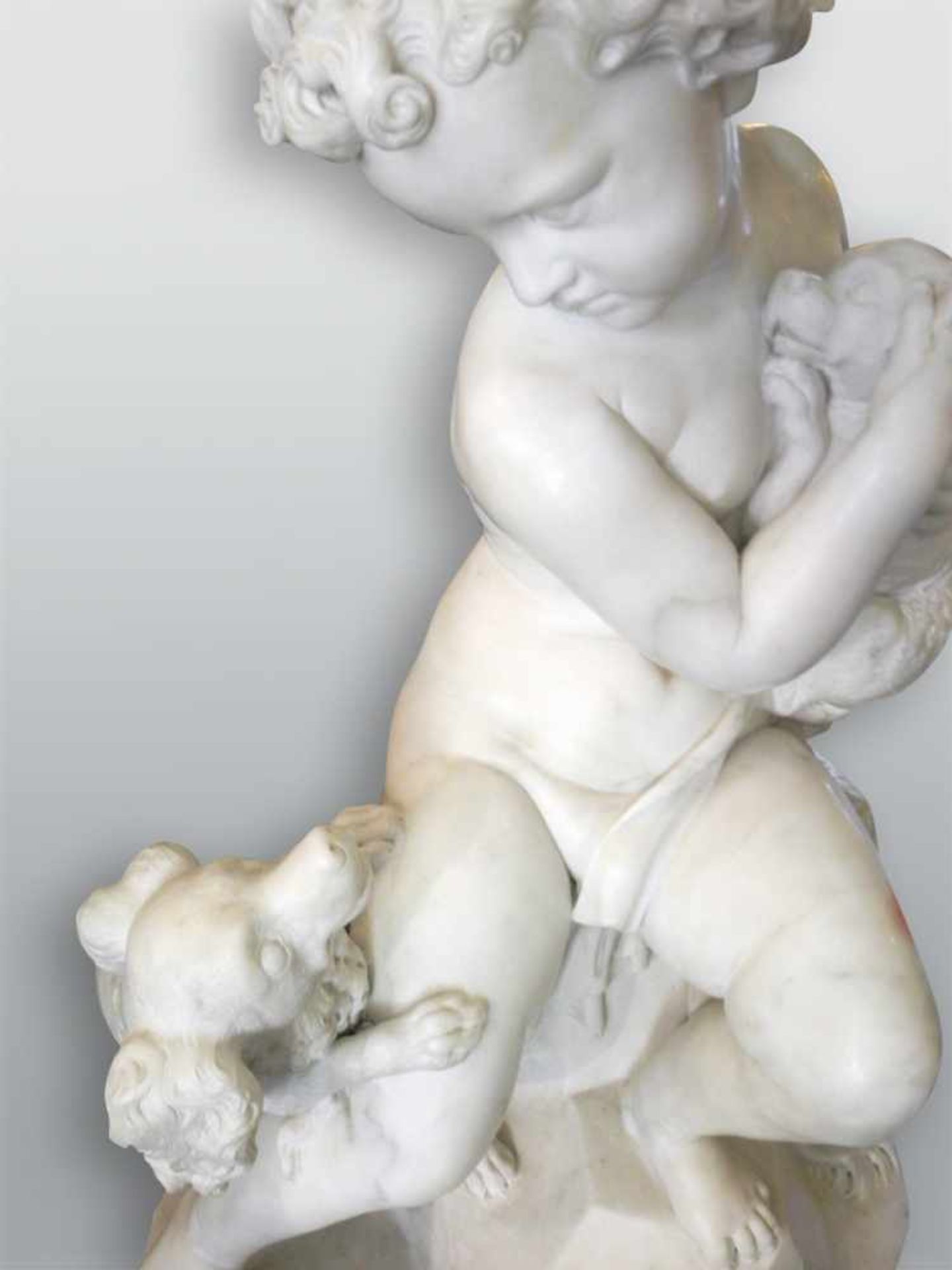 Marmorfigur eines Jungen mit HundenWeißer Marmor, poliert. Hochwertige, realistisch ausgeformte - Bild 2 aus 2