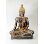 Shakyamuni BuddhaBronzefigur auf kleinem Thron, die rechte Hand in Bhumisparsha Mudra Gestus, die