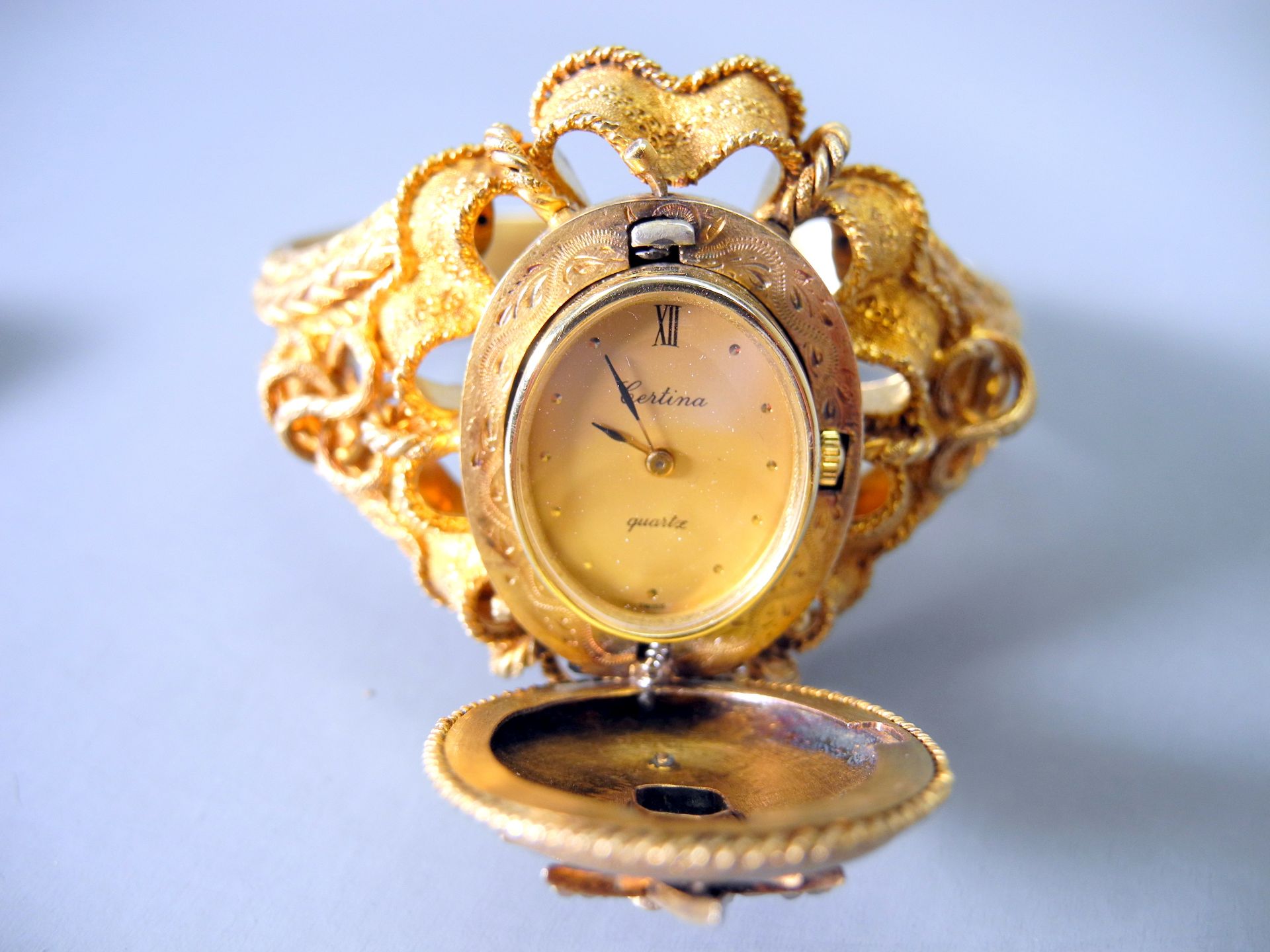 Biedermeier Brosche und Armreif18 K. Gelbgold. Biedermeier-Armreif mit integrierter Uhr der Firma - Image 6 of 10