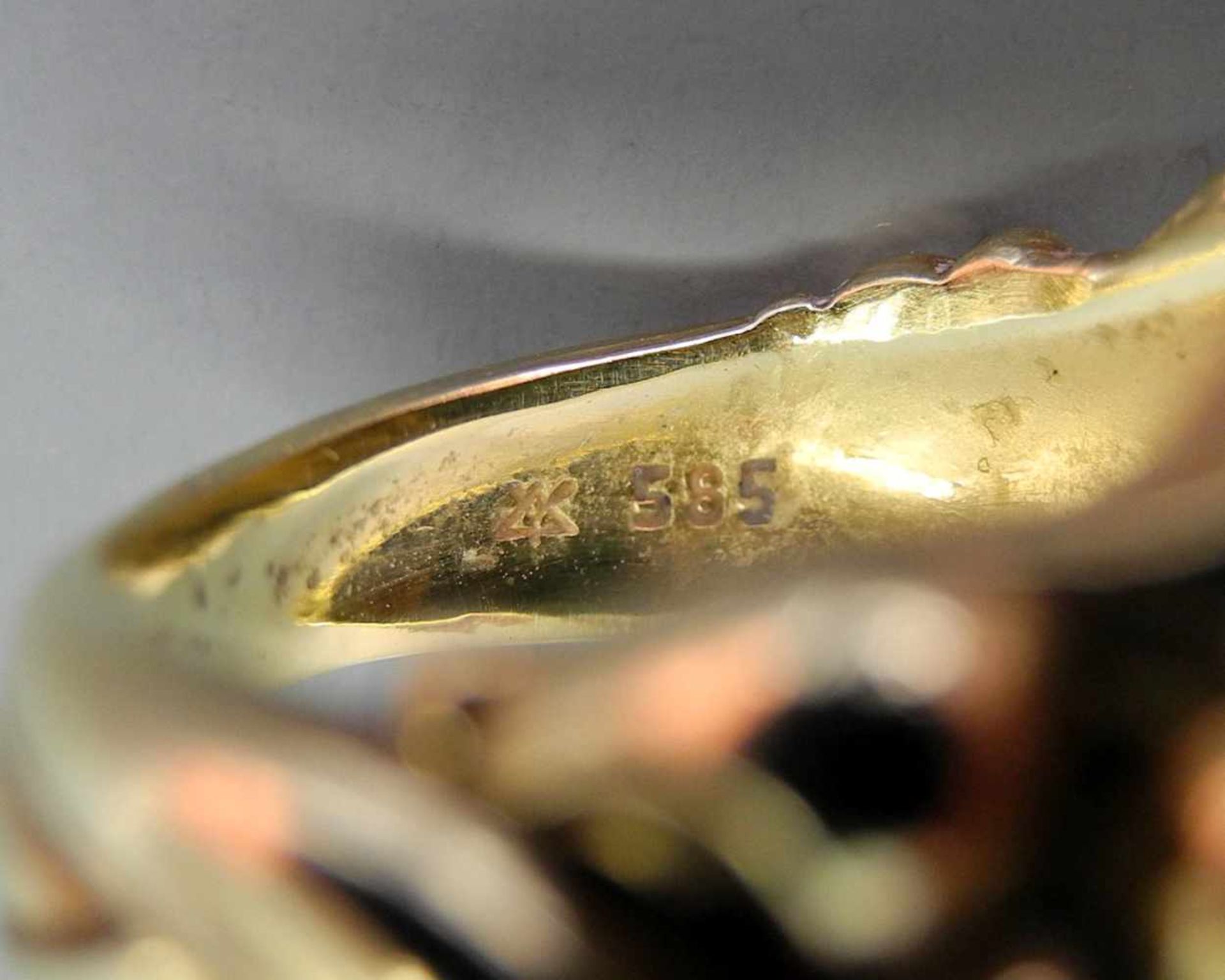 Turmalin-Herrenring14 K. Gold, Ringschiene prächtig mit Arabesken gefertigt und mittigem Turmalin im - Bild 6 aus 6