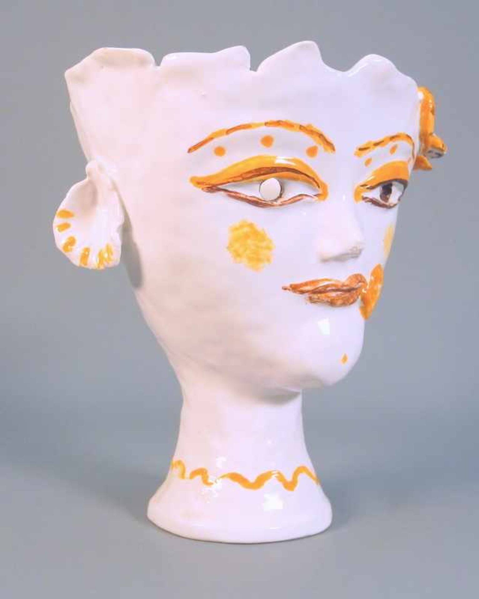 Bele Bachem, 1916 Düsseldorf - 2005 MünchenKeramik, Vase in Form eines Gesichtes, glasiert und - Bild 3 aus 5