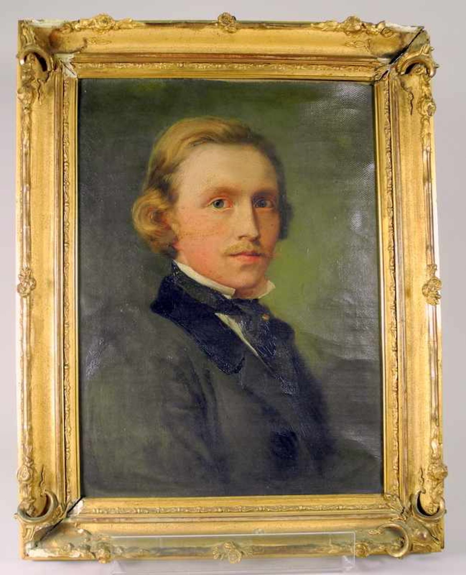 Porträt eines EdelmannesÖl/Leinwand. Darstellung eines jungen Mannes im Halbprofil auf grünem - Bild 2 aus 6