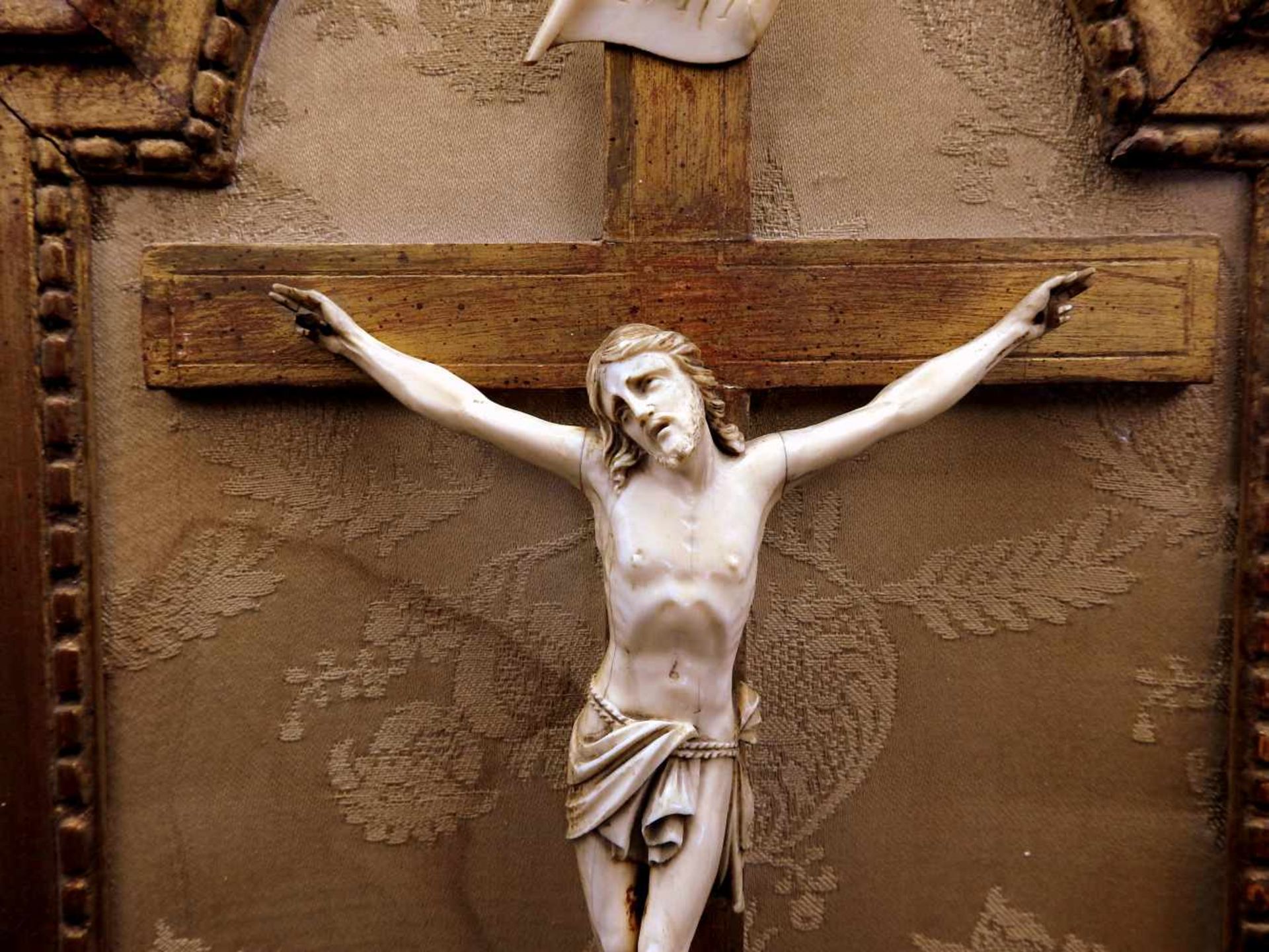 Christus am Kreuz - Bild 2 aus 3
