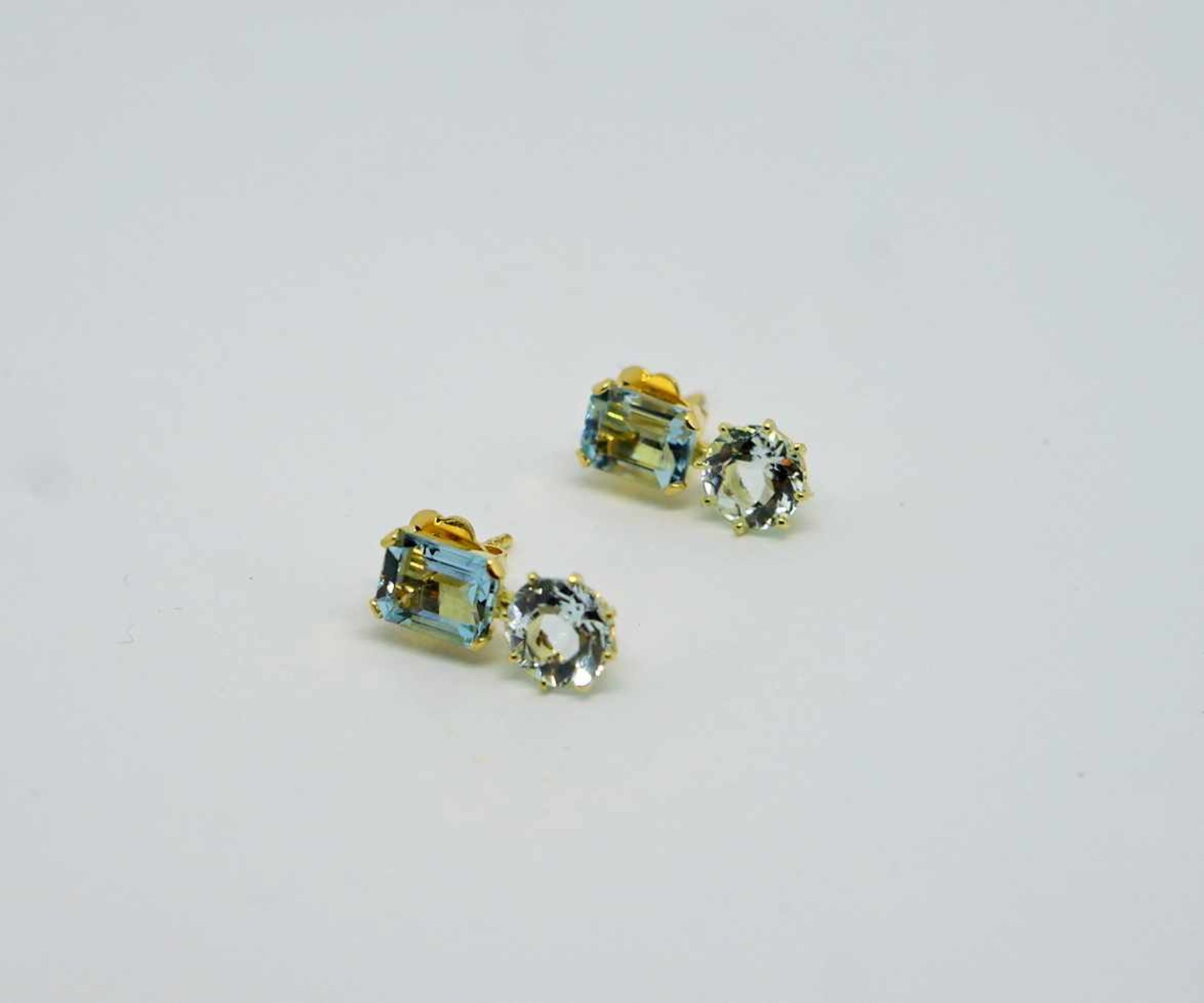 Aquamarin-Ohrstecker14 K Gelbgold. Elegante Ohrstecker besetzt mit 4 Aquamarinen in Ba - Bild 3 aus 4