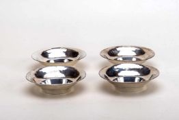 4 Dessertschälchen, Art Déco um 1930800er Silber. Runde schlichte tiefgemuldete Form, profilierter