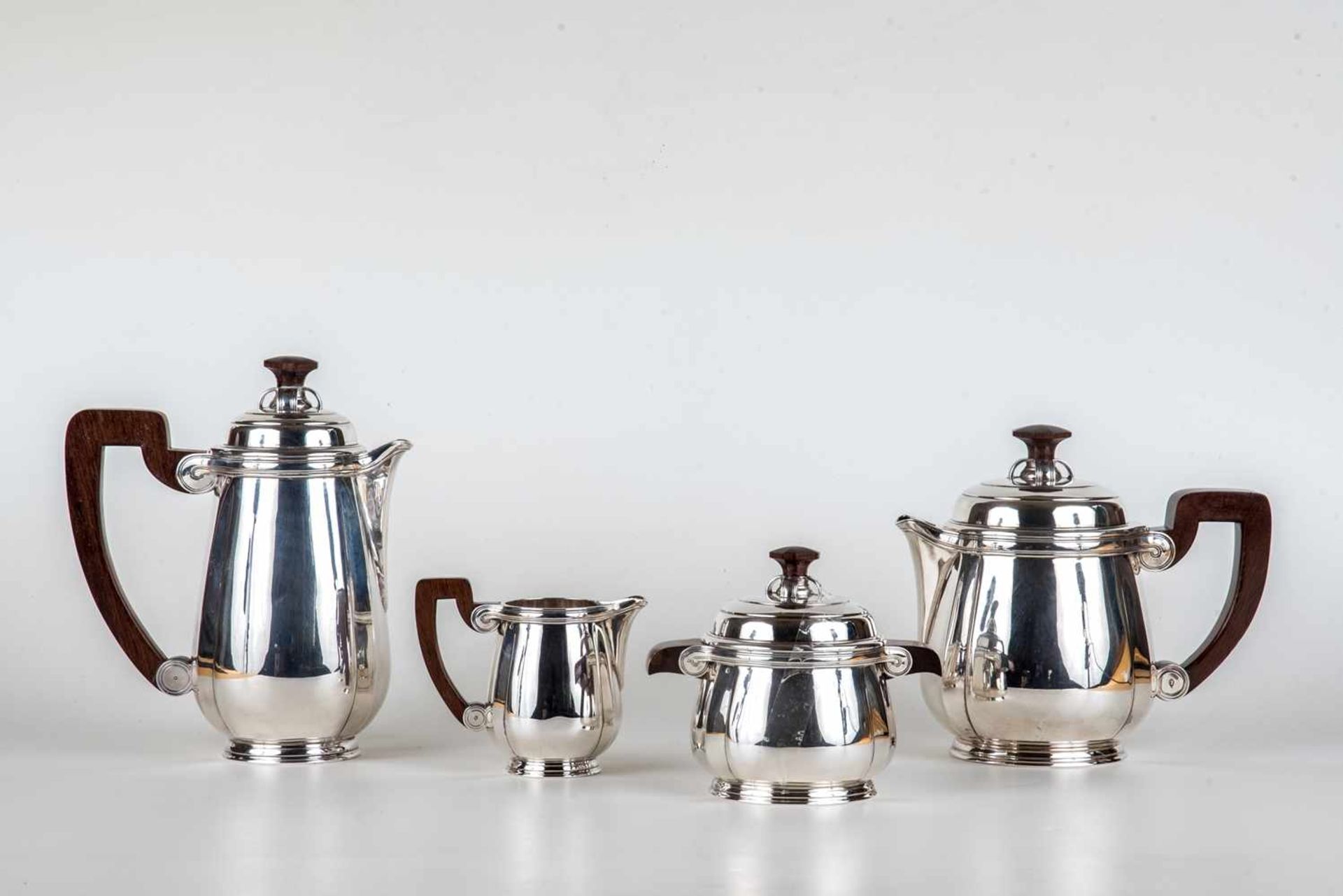 4-teiliges Kaffee-Teeset, Art Déco, Frankreich um 1930950er Silber. Bestehend aus Teekanne,