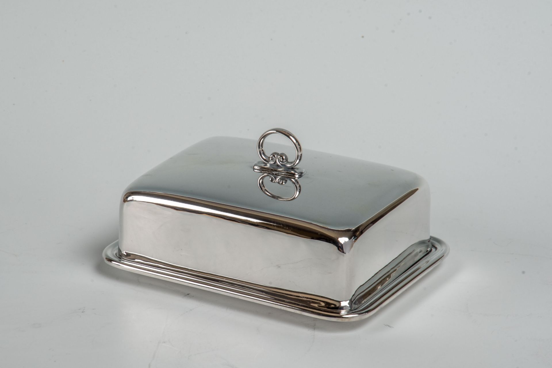 Butterdose925er Silber, farbloser Glaseinsatz, schlichte rechteckige Form, Haube mit Ringgriff.