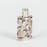 Kleiner Flakon, Jugendstil925er Silber, farbloses Glas mit floraler Silberauflage. Schraubverschluß.