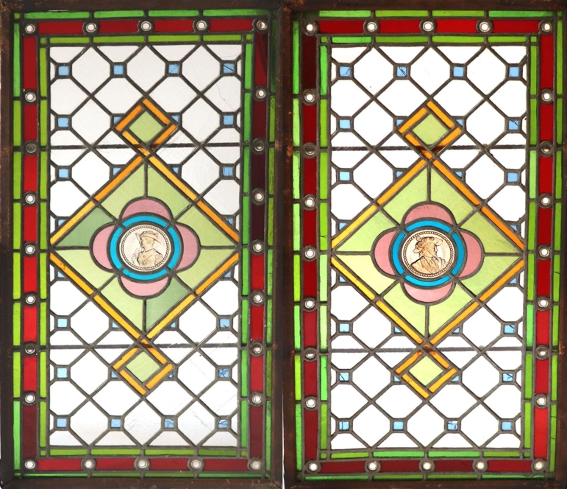 Zweiflügelige Bleiverglasung um 1900Polychromes bleigefaßtes Glas mittig mit Frauen- und