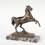 PferdeskulpturZinkguss mit olivbrauner Patina, unsign. H.: 21 cm.