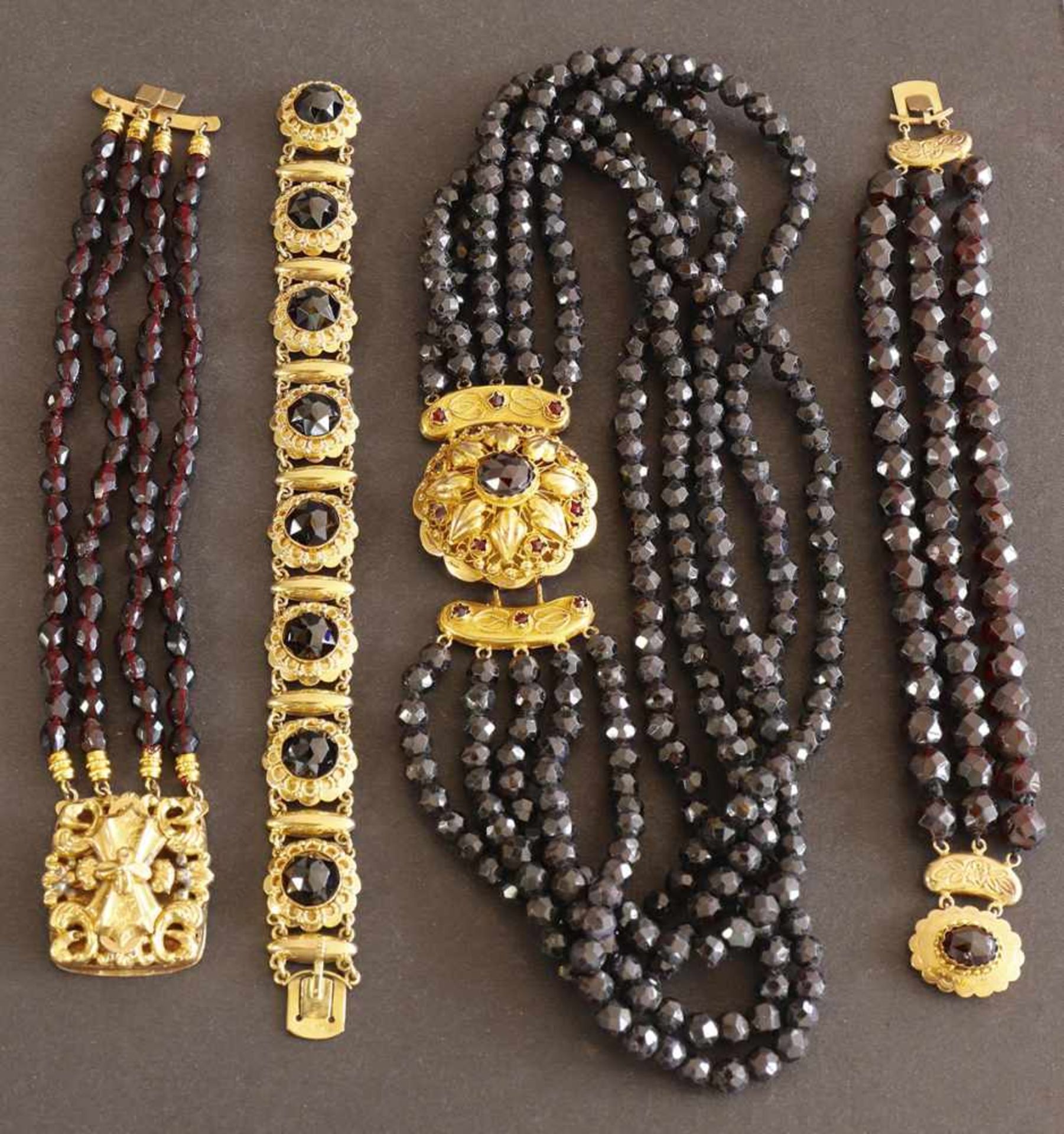 Jewellery Set, Gold 585, 4 pieces GoldJewellery set. Consisting of traditional necklace and 3