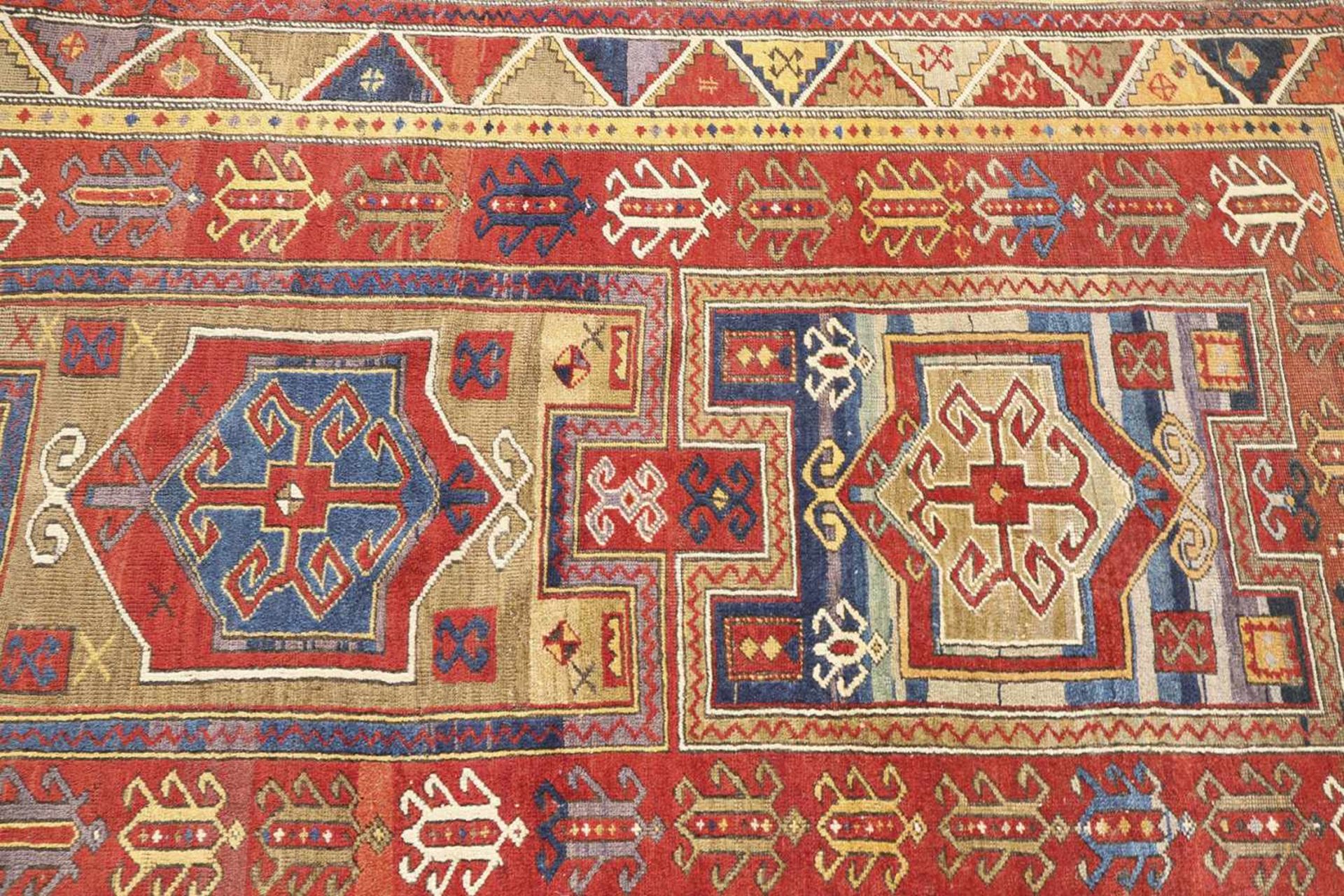 Carpet Fachralo Prayer Rug Caucasus about 1890 Carpet Fachralo prayer rug, Caucasus around 1890. - Bild 2 aus 4