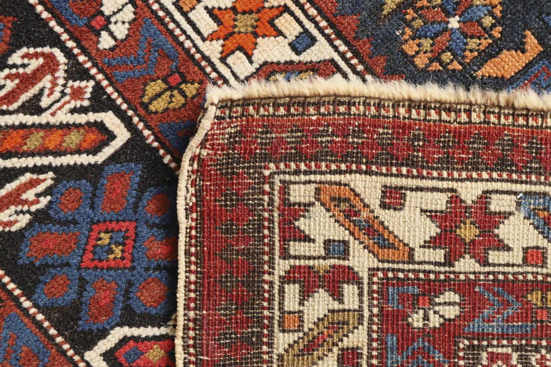 Carpet Chi Chi Caucasus about 1900Carpet Chi Chi Caucasus around 1900. Wool / wool. 180 x 123 cm. - Bild 3 aus 3