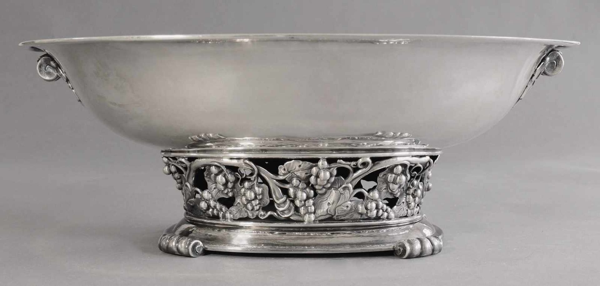 Evald Nielsen, KopenhagenEvald Nielsen, Large oval Centerpiece, SilverLarge table top. Silver. - Bild 4 aus 6