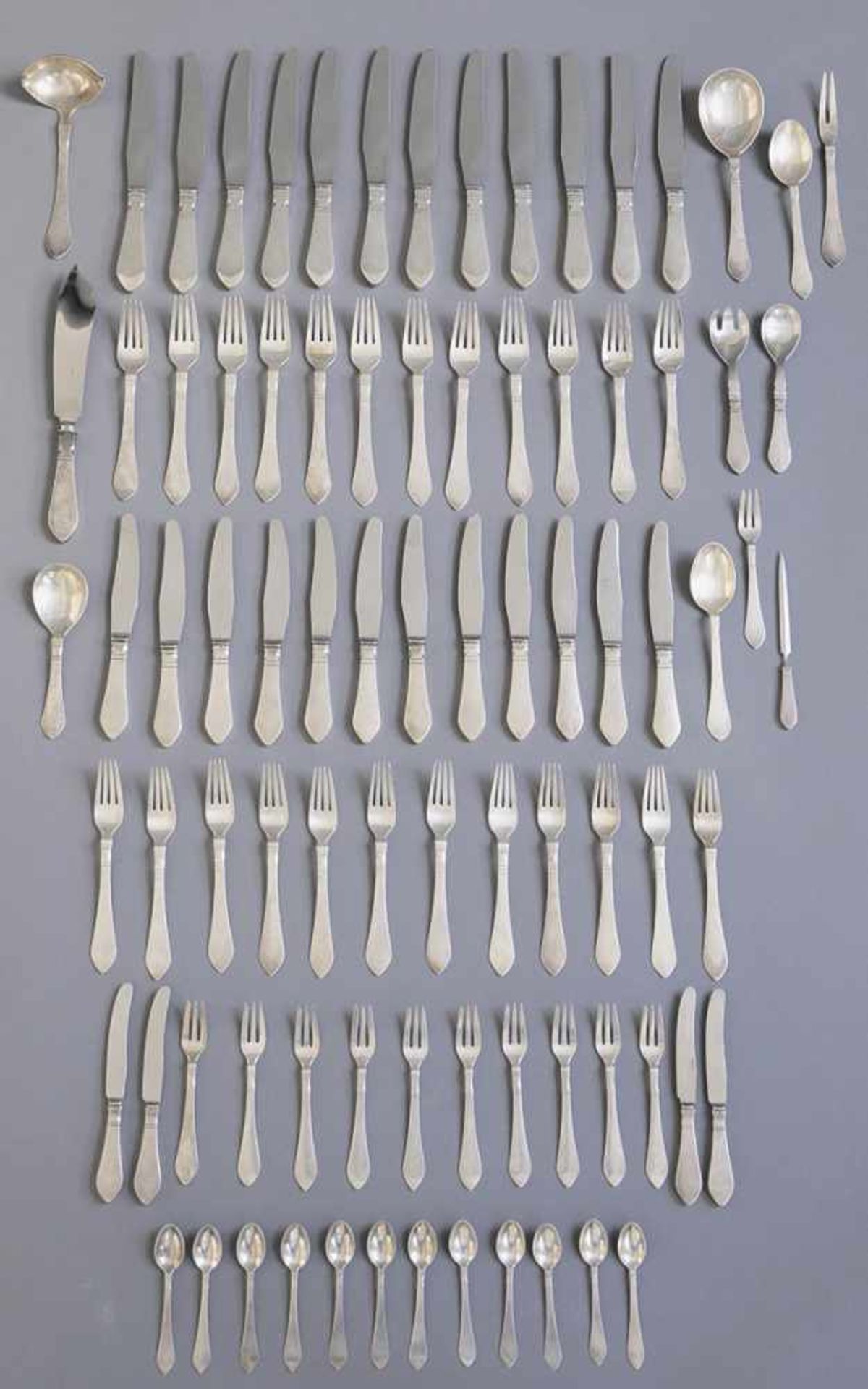 Georg Jensen, KopenhagenGeorg Jensen, Cutlery No. 4, Modell Continental/ Antik, 85 pieces85