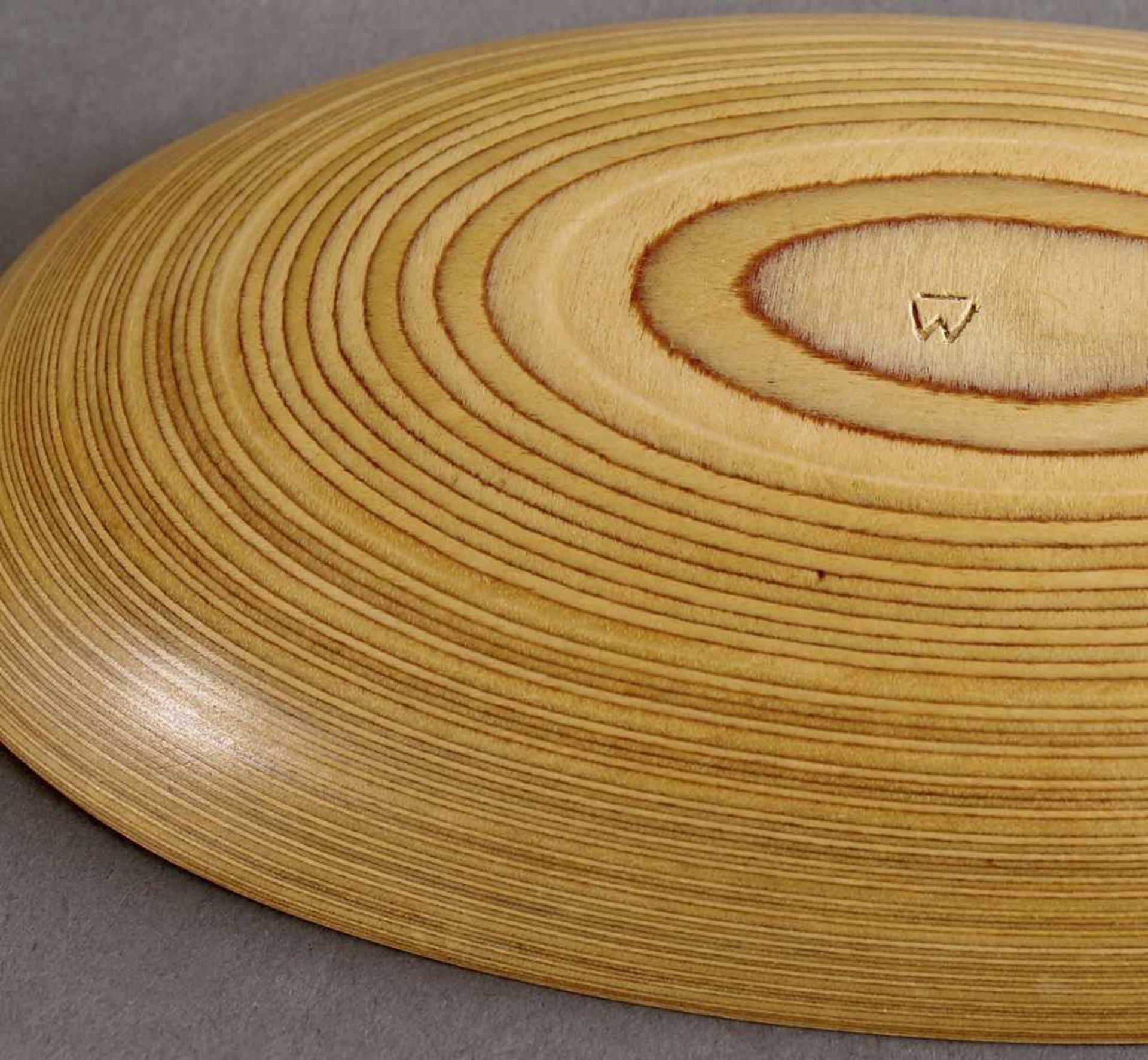 Tapio WirkkalaTapio Wirkkala wooden Clam / Shell BowlBowl. Designed in 1954. Birch plywood. 3.2 x - Bild 2 aus 3
