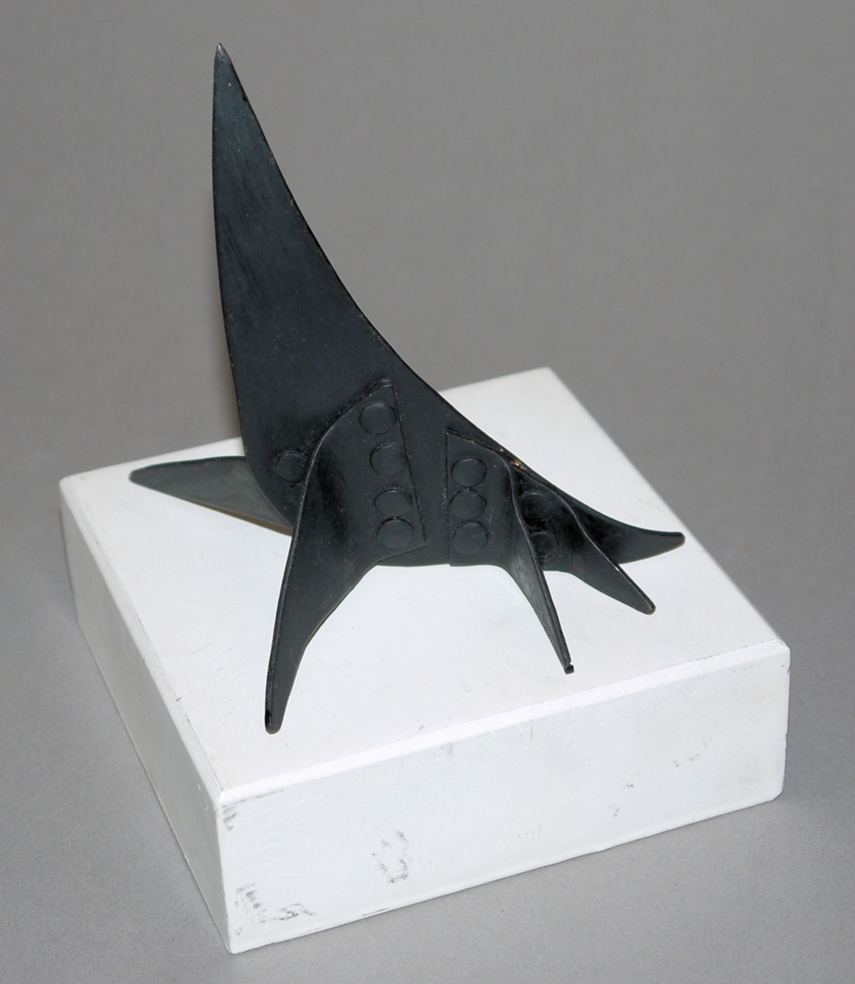 Anonym 1940/50-er Jahre, Modell (maquette) eines abstrahierten Seelöwen, genietetes Metall,