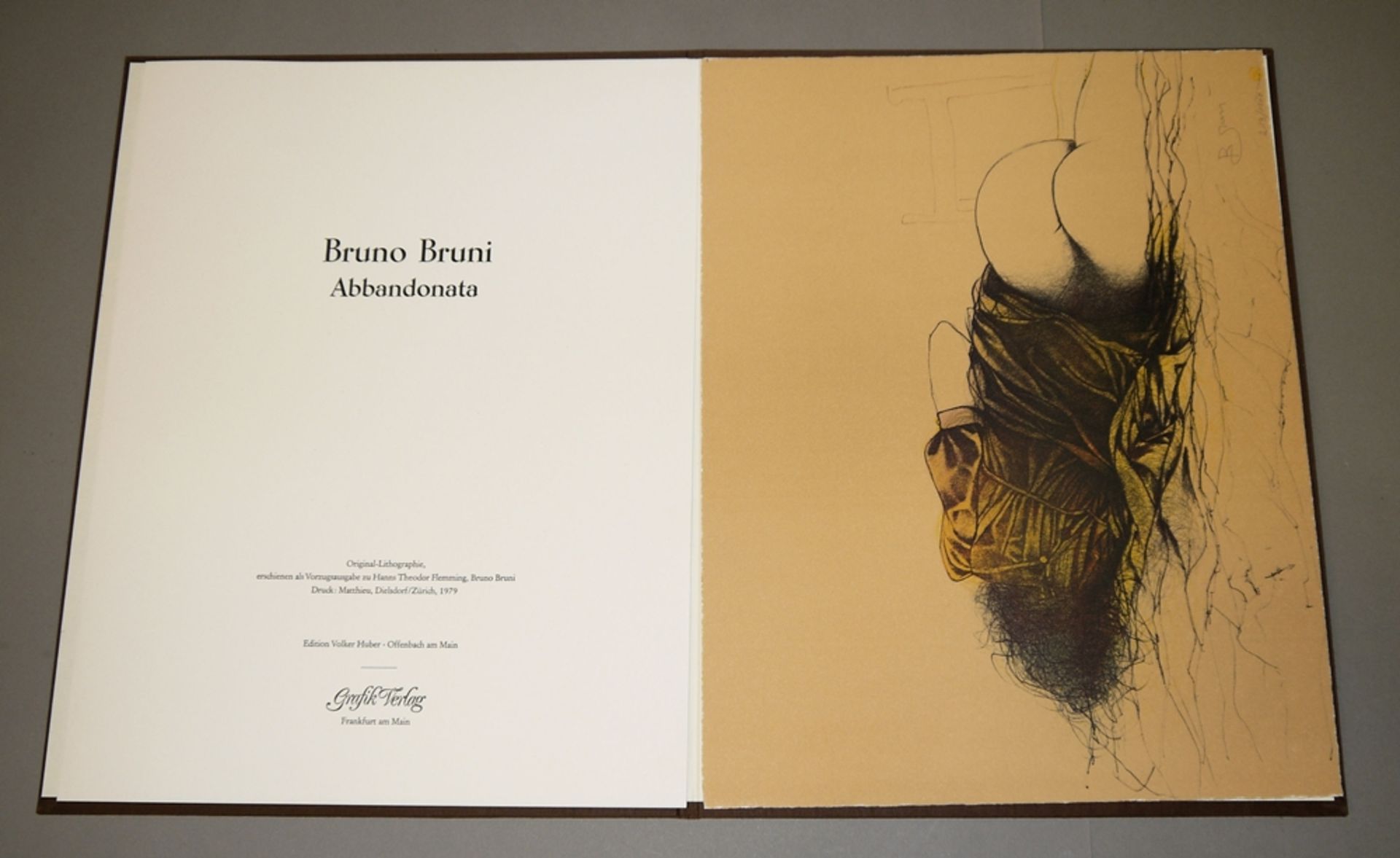Bruno Bruni, „Abbandonata“, signierte Farblithographie von 1979, in Original-Mappe<br
