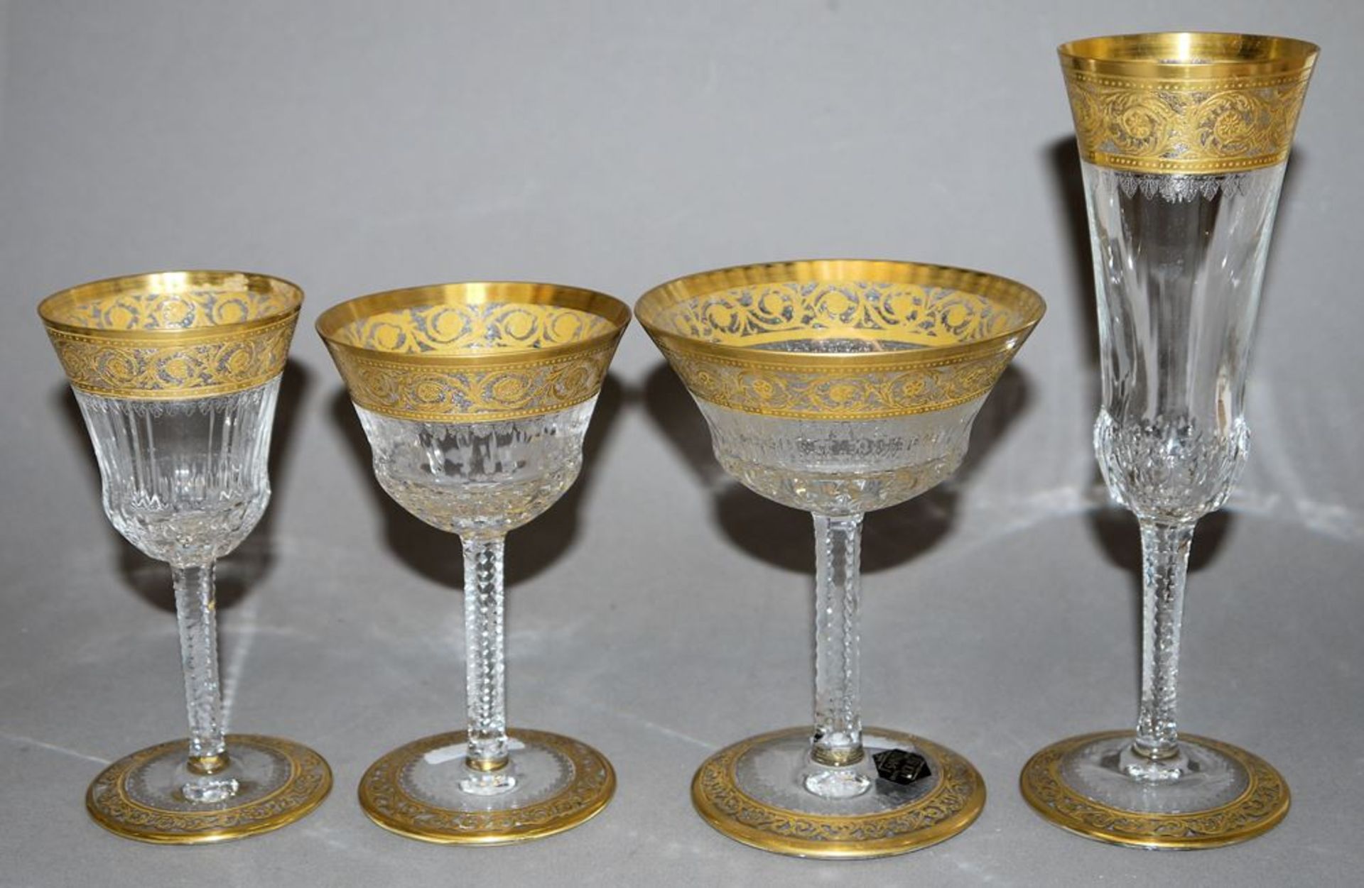 7 Champagnerschalen, 6 Champagnerflöten, 5 Portweingläser u. 10 Sherrygläser, Thistle Gold, Saint - Bild 2 aus 2