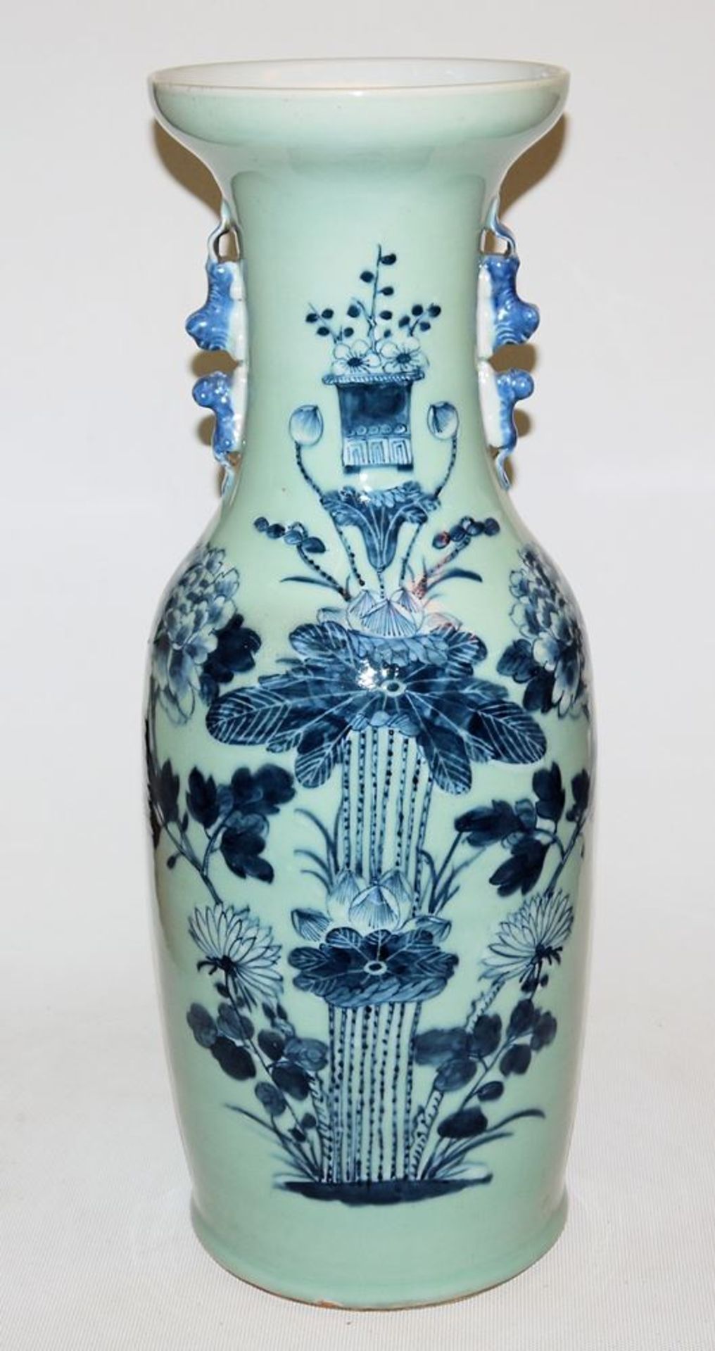 Große Blauweiß-Seladonvase, späte Qing/Republik-Zeit, China um 1900