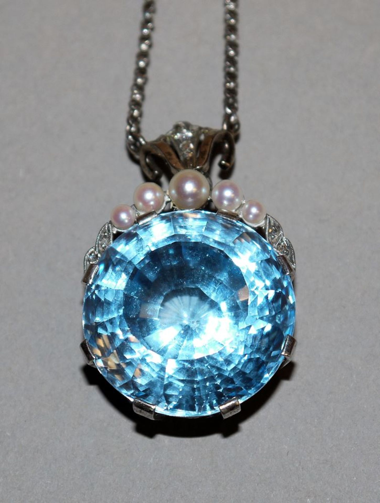 Großer Aquamarin-Anhänger mit Diamanten an Kette, Silber um 1900/1920, Liebhaberstück!