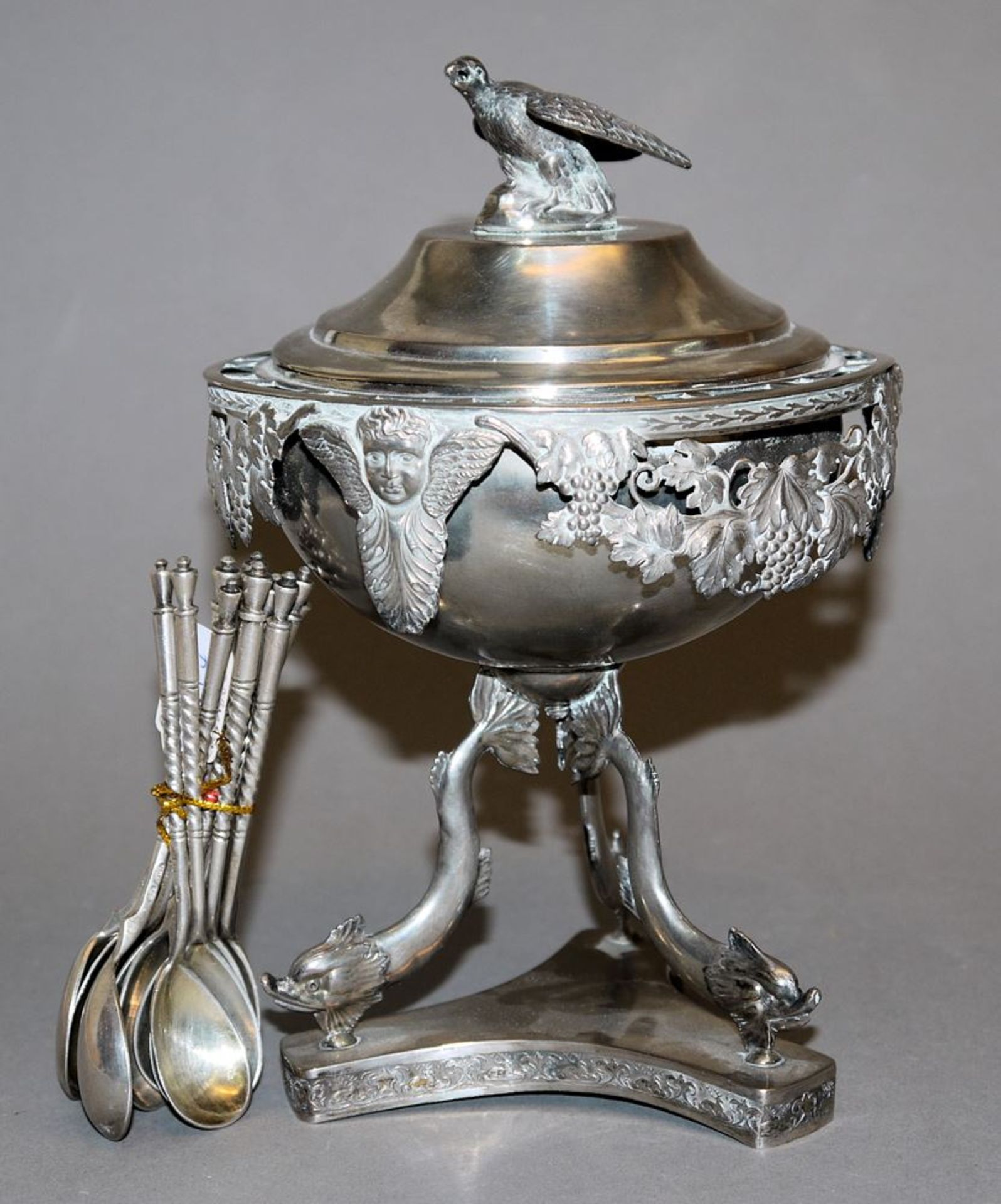 12 Silber-Teelöffel, Moskau um 1880 & Kaviarschale um 1820, Silber/ versilbert