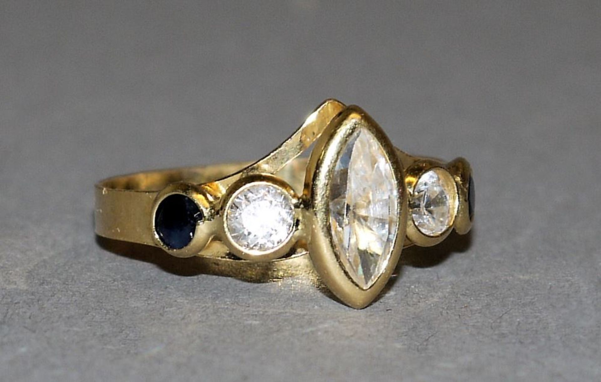 Ring mit weißen und blauen Saphiren, Gold, M.I.I. spa , Arezzo