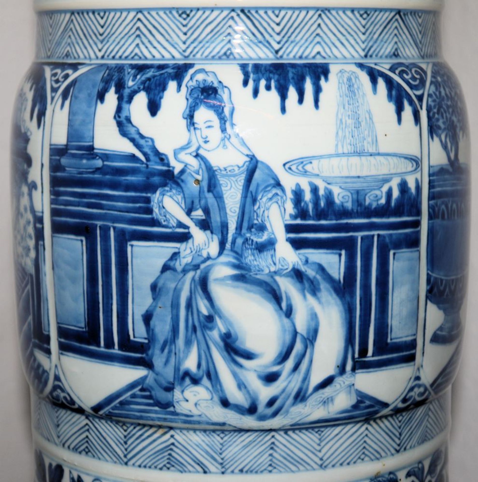 Museale Blauweiß-Vase der Kangxi-Zeit, China um 1700 - Bild 11 aus 12