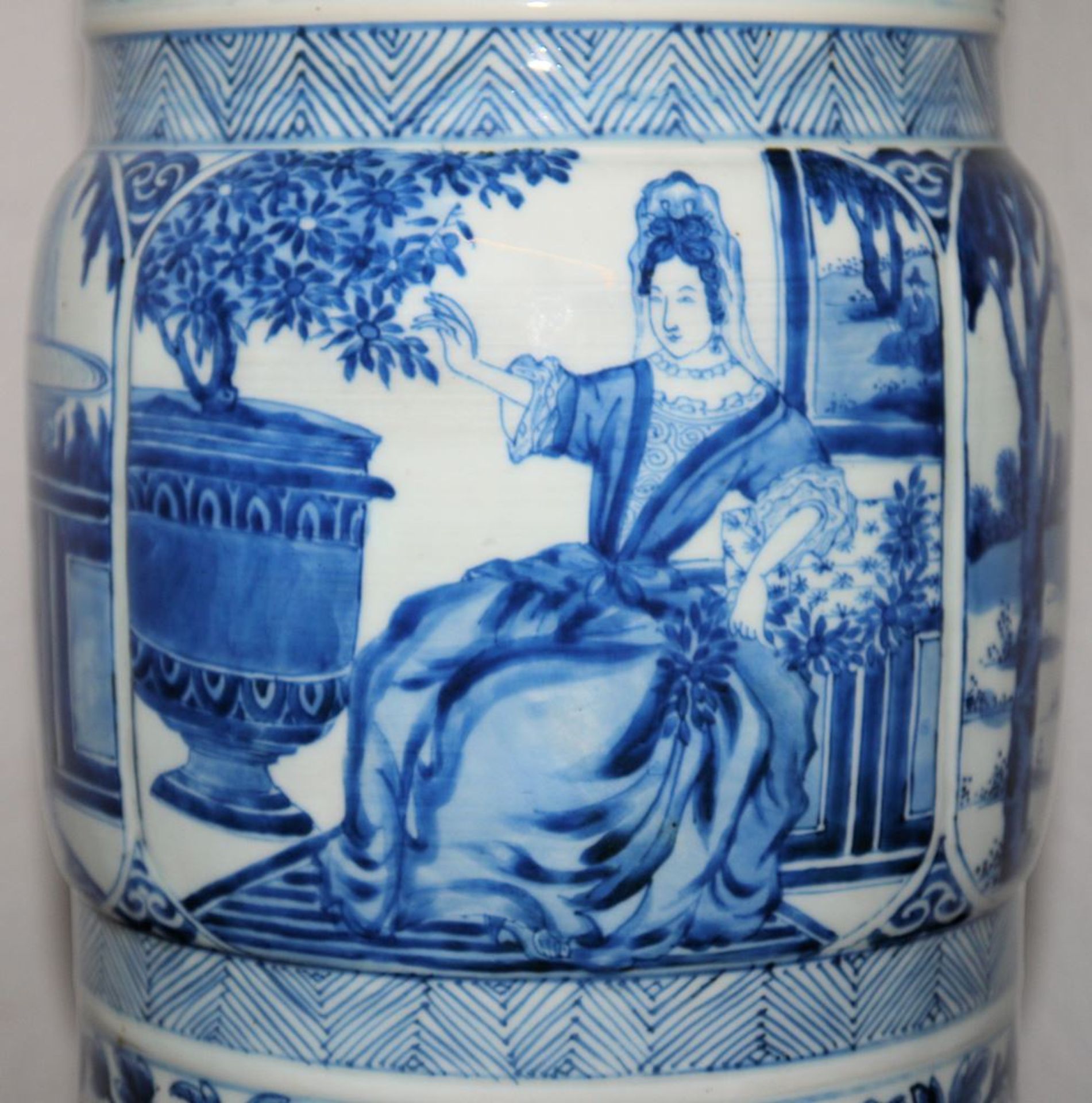 Museale Blauweiß-Vase der Kangxi-Zeit, China um 1700 - Bild 12 aus 12
