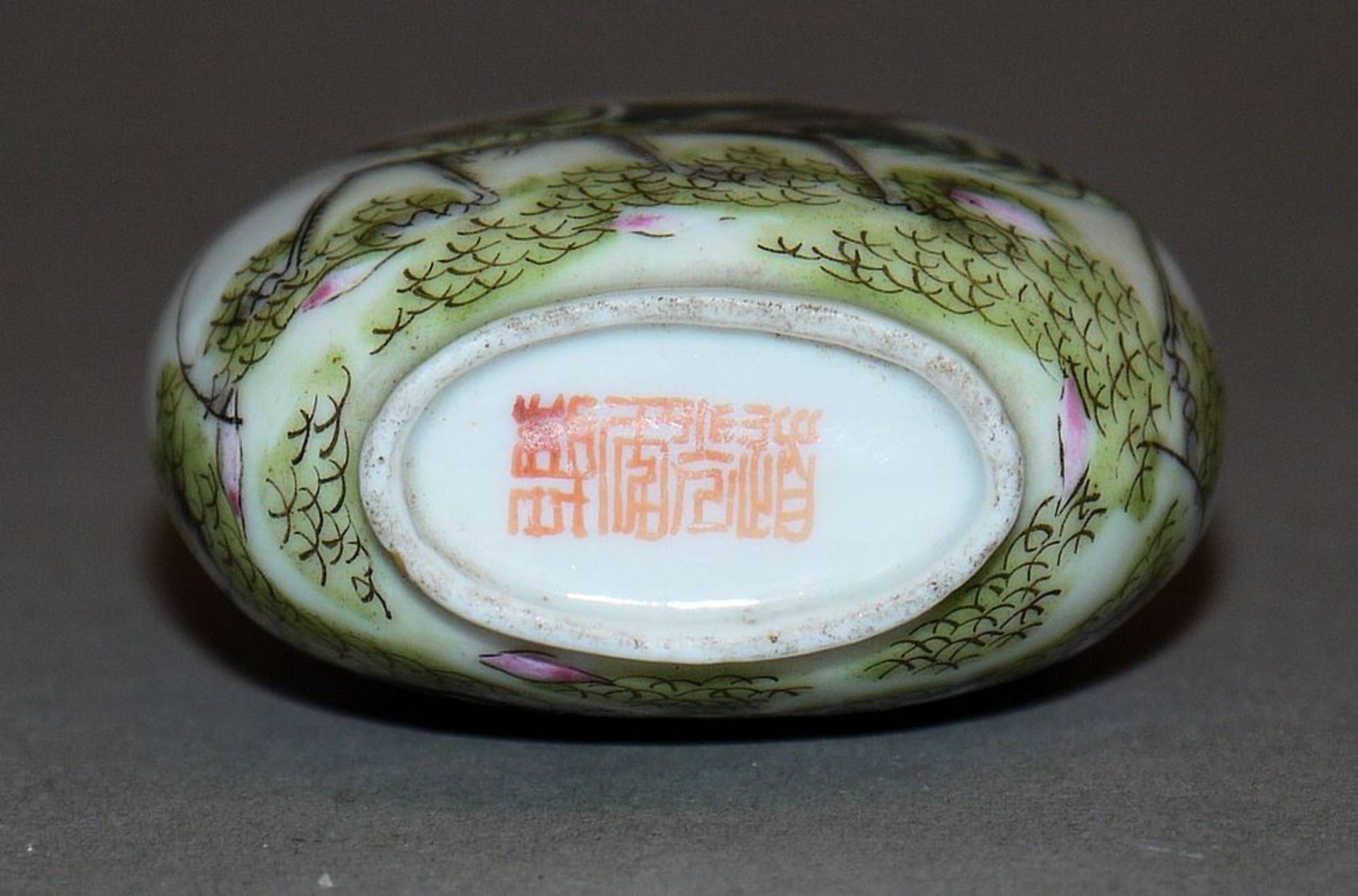 Porzellan-Snuffbottle mit Grille, Daoguang-Zeit, China 19. Jh - Bild 3 aus 3