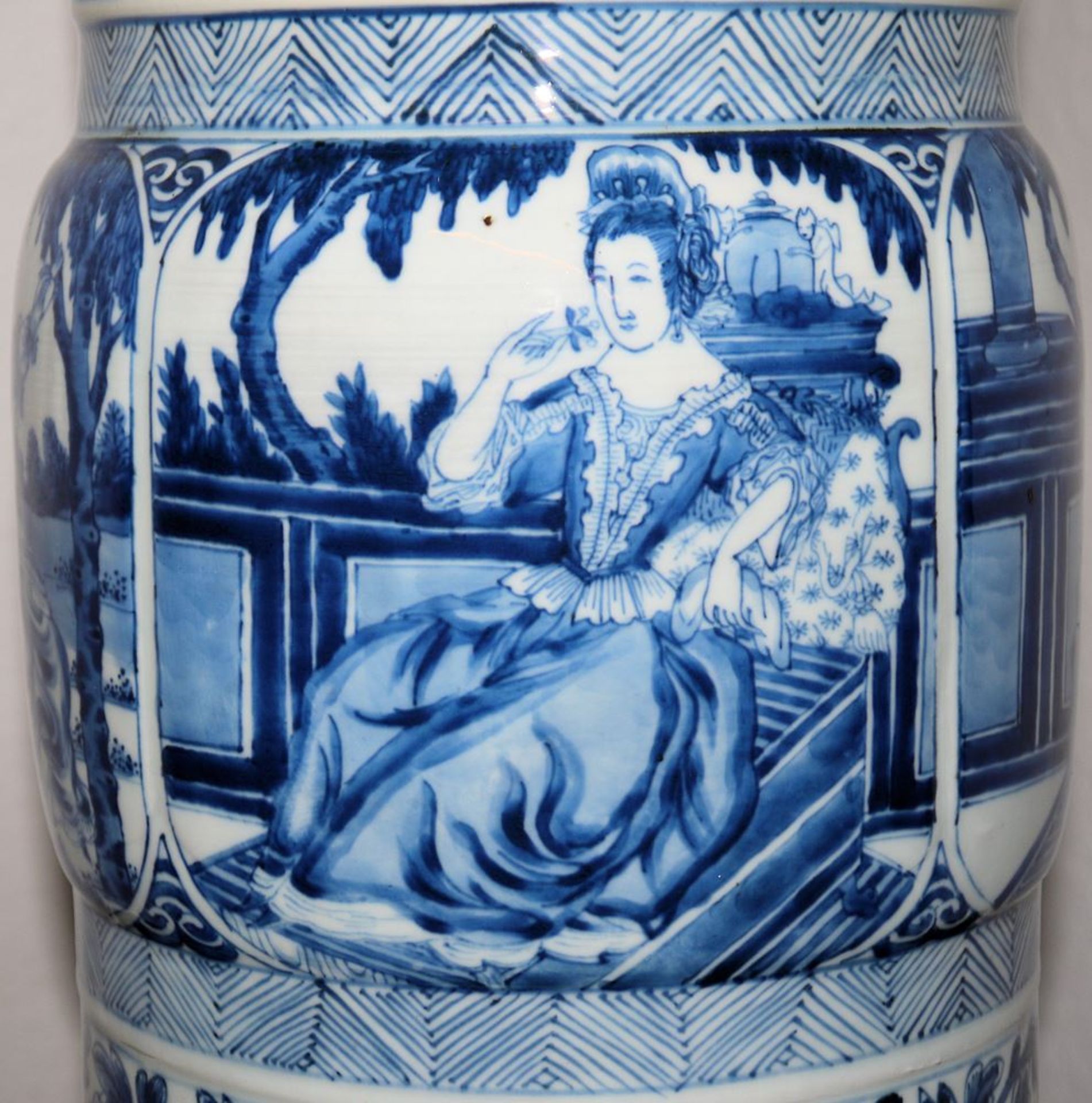 Museale Blauweiß-Vase der Kangxi-Zeit, China um 1700 - Bild 10 aus 12