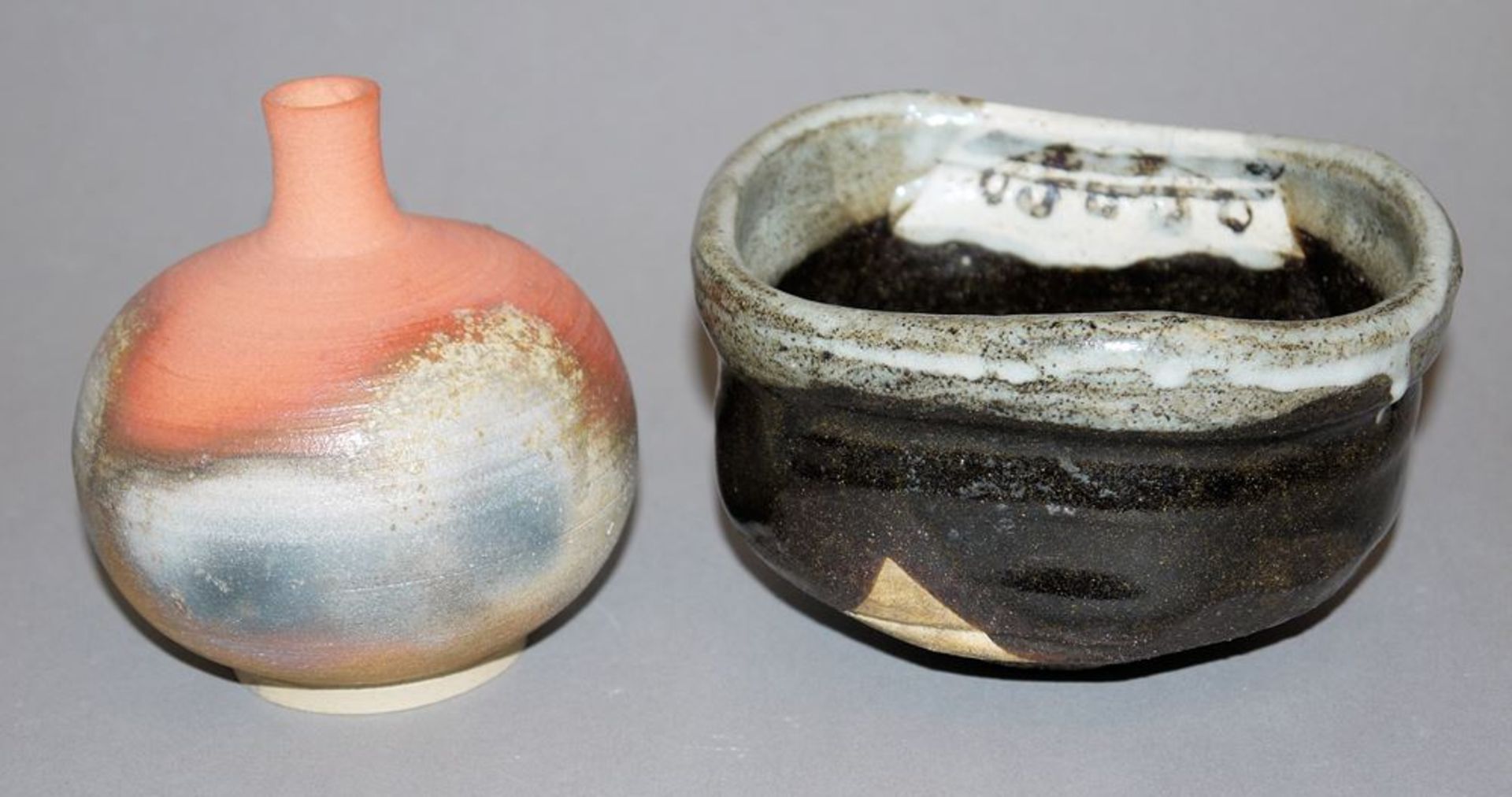 Zwei japanische Kunst-Keramiken: Vase von Seigo Kondo und Chawan von Kato Sakusuke - Bild 2 aus 3