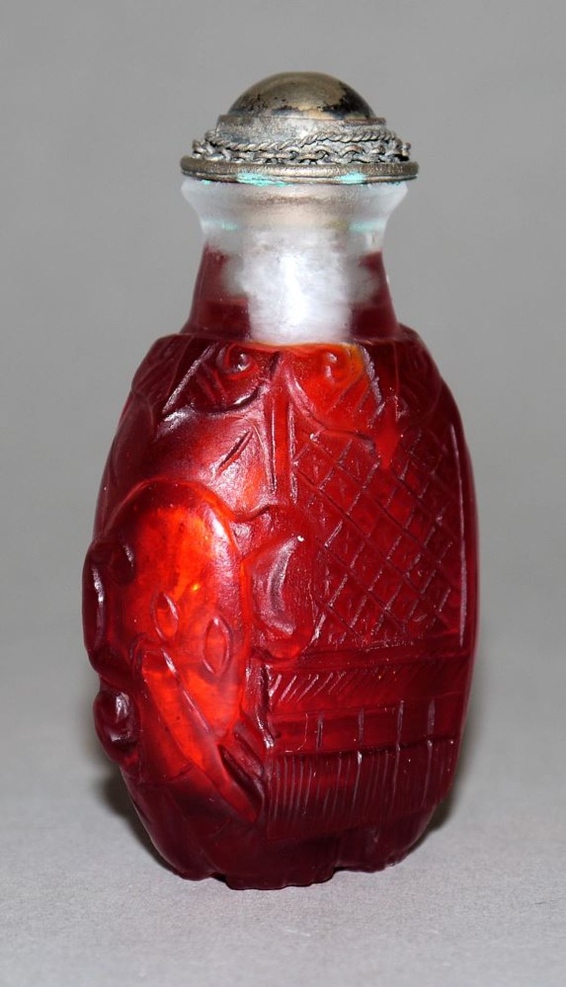 Snuffbottle in Elefantenform, China 19. Jh.