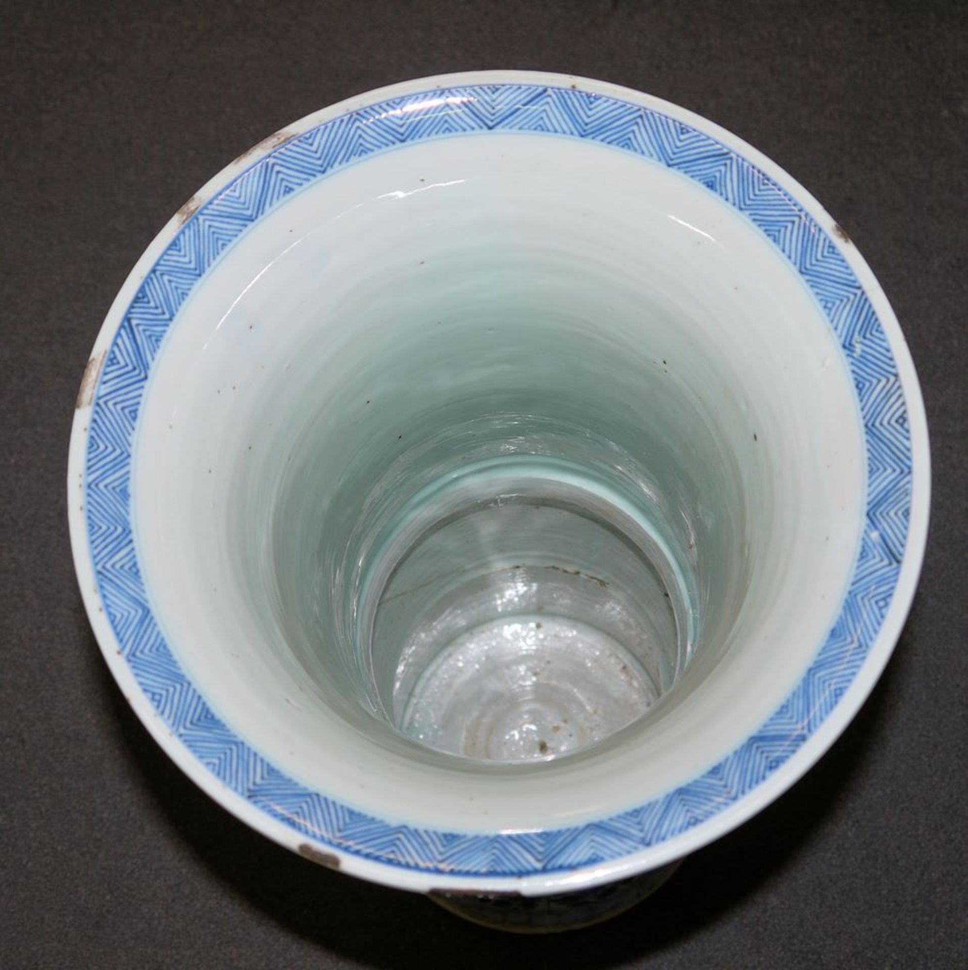 Museale Blauweiß-Vase der Kangxi-Zeit, China um 1700 - Bild 5 aus 12