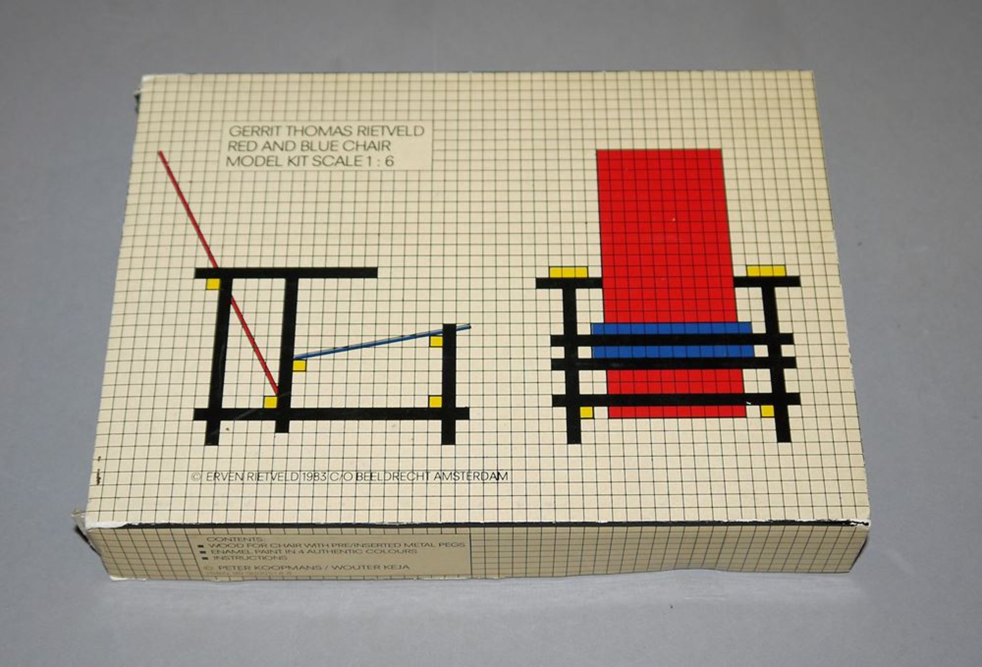 Gerrit Thomas Rietveld, Red and Blue Chair Model Kit Scale 1:6, Originalkarton