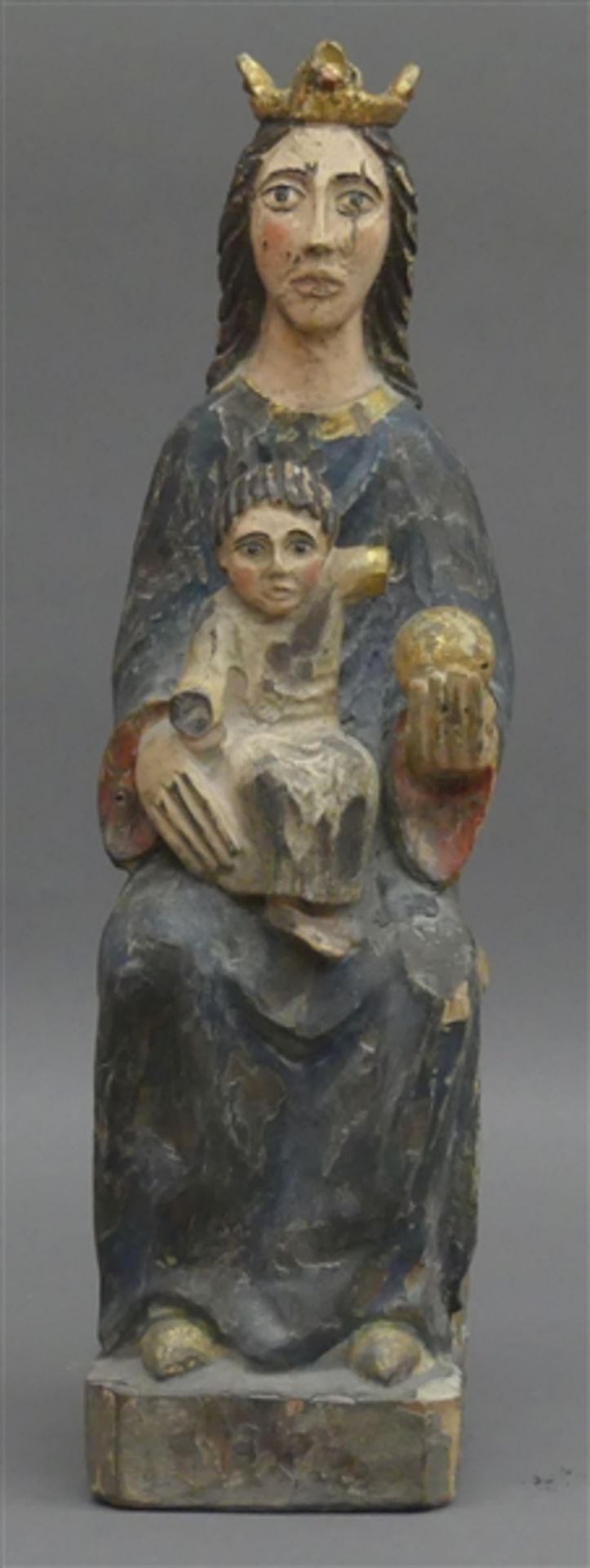 Holzskulptur Madonna mit Weltkugel und Jesuskind, gefasst, Osteuropa um 1800, Fassungsschäden, Arme