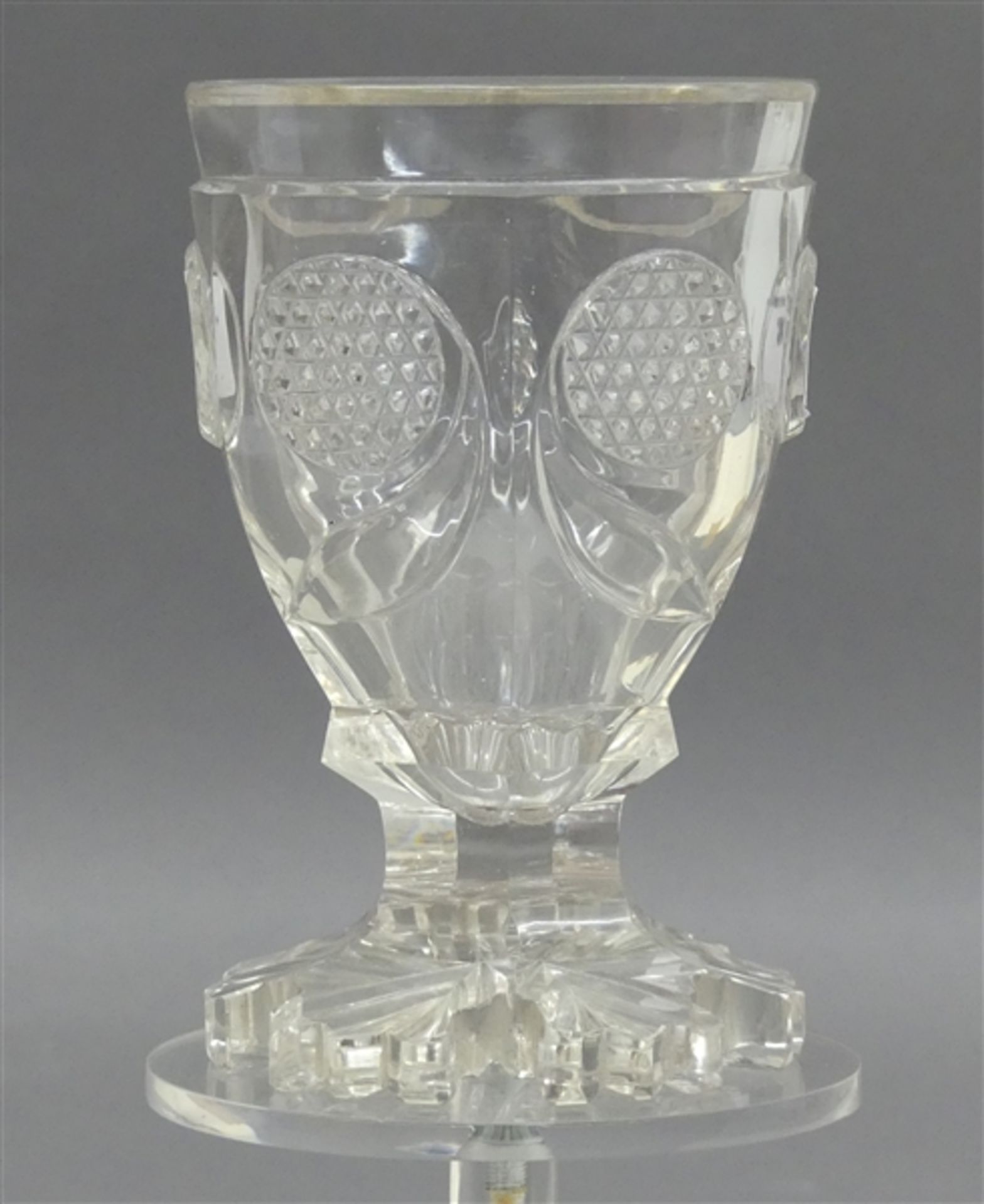 Pokalglas, um 1900 farbloses Kristall, beschliffen, h 13 cm,