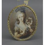 Miniatur auf Elfenbein, gemalt, "Adlige Dame mit einem kleinen Rosenkranz", signiert Roy, oval, 9,