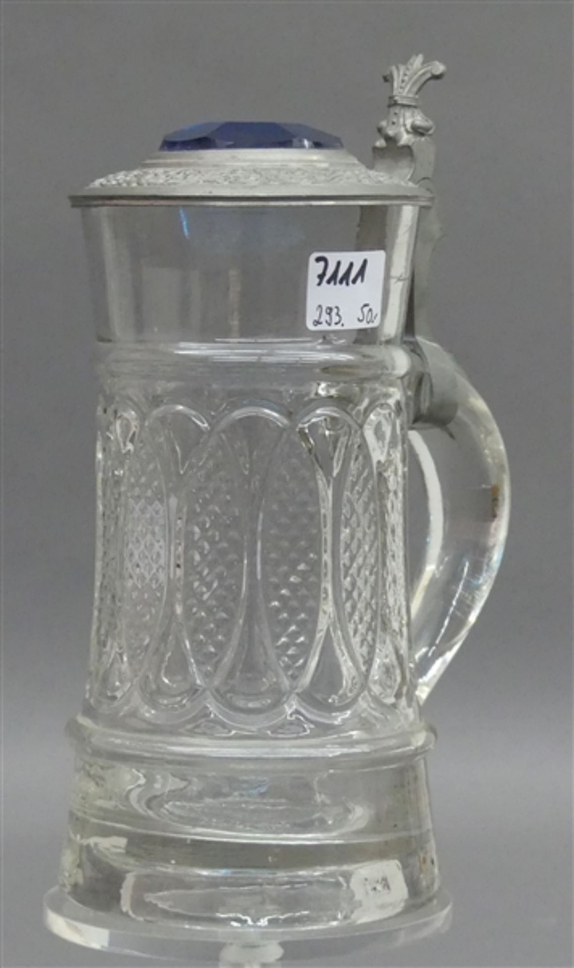 Bierkrug Pressglas, farblos, Zinndeckel mit blauer Glasprisme, um 1900, h 21 cm,
