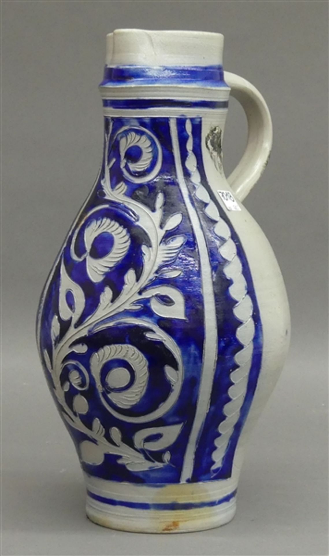 Steinzeugkanne Westerwald, grau-blau, um 1900, h 39 cm,