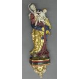 Holzskulptur Madonna mit Jesuskind, gefasst, um 1960, auf gefasster Holzkonsole, Gesamthöhe 55 cm,