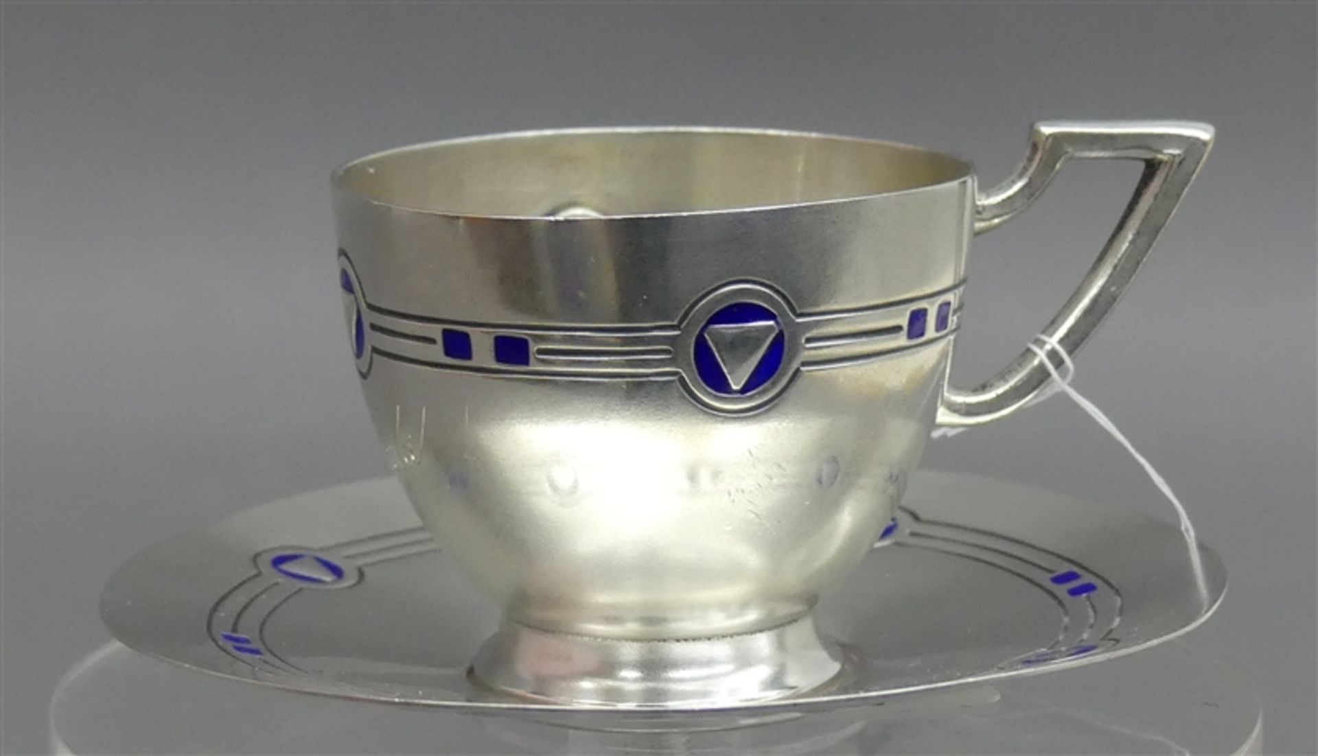 Ziertasse mit Unterteller Jugendstil, 800er Silber, punziert, blaues Emaildekor, graviert "Ursula",