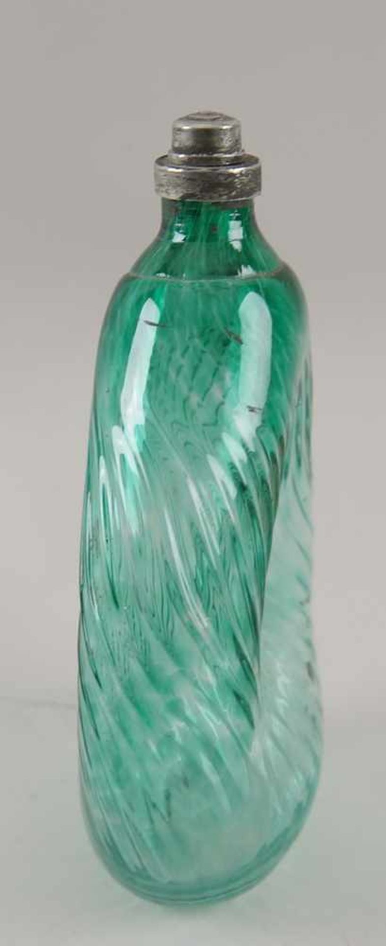 Gramsacher Nabelflasche, Tirol, ~ 1900, hellgrünes Glas, H 23,5cm - Bild 4 aus 6