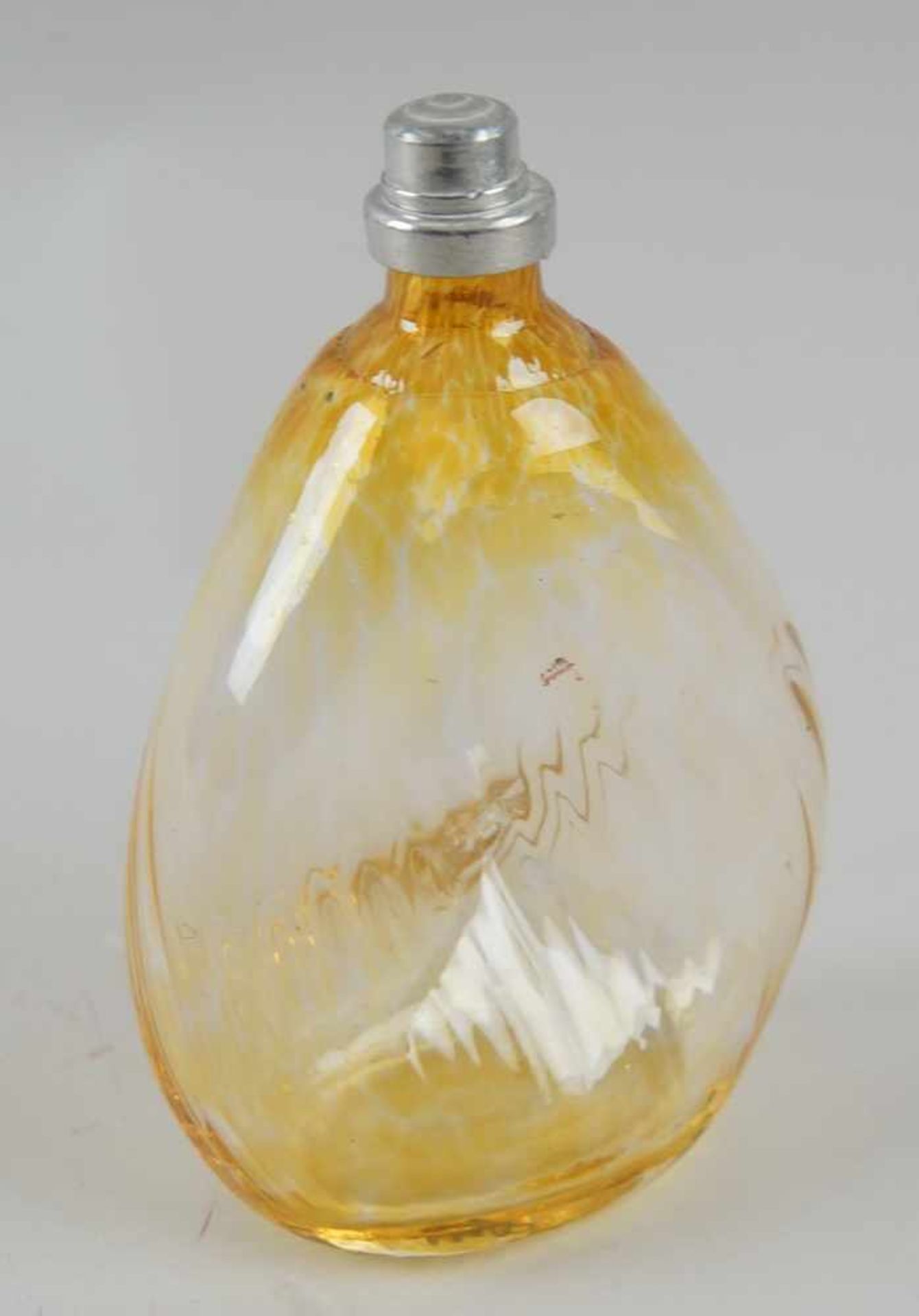 Gramsacher Nabelflasche, Tirol, ~ 1900, gelbliches Glas, H 18 cm - Bild 2 aus 7