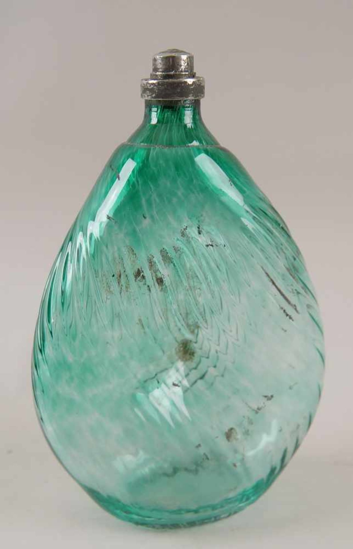 Gramsacher Nabelflasche, Tirol, ~ 1900, hellgrünes Glas, H 23,5cm - Bild 5 aus 6
