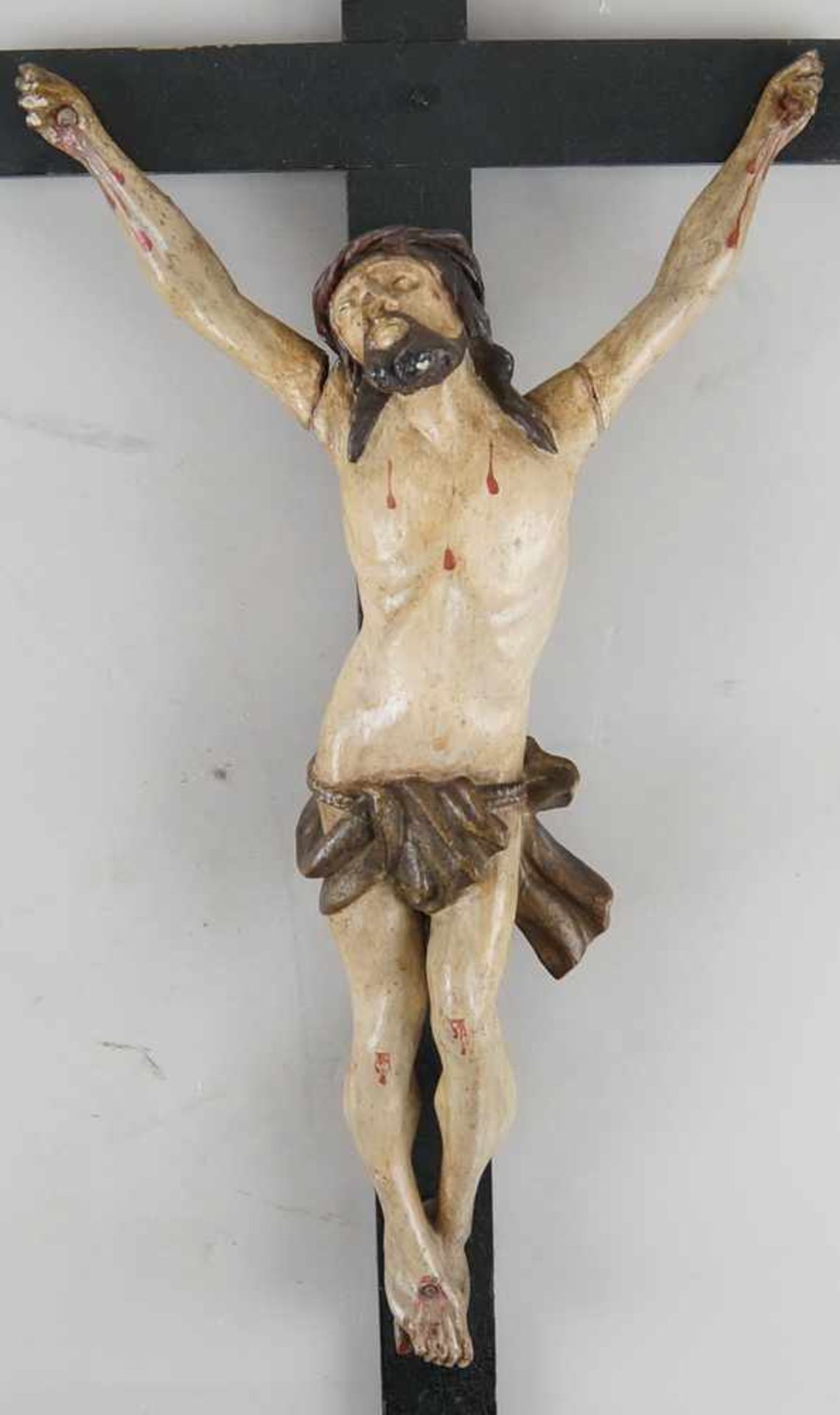 Kruzifix mit Korpus Christi, 18./19. JH, Holz geschnitzt und gefasst, Altersspuren, 61x30 - Bild 2 aus 5